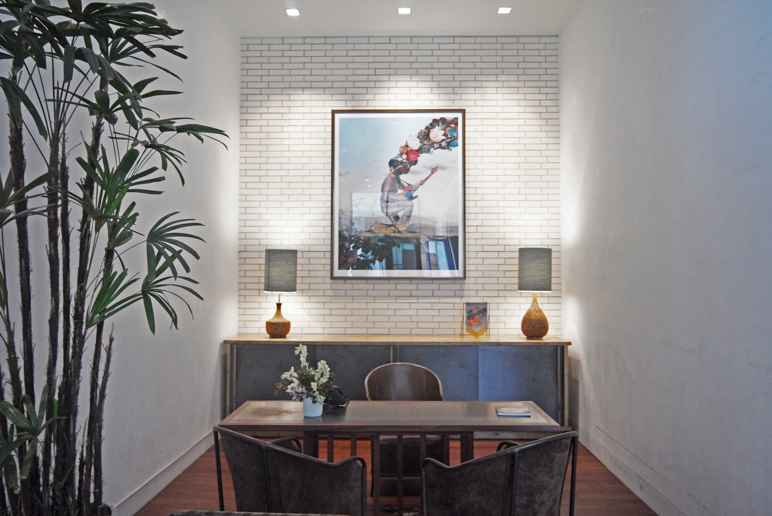 bob schneider concierge desk.png