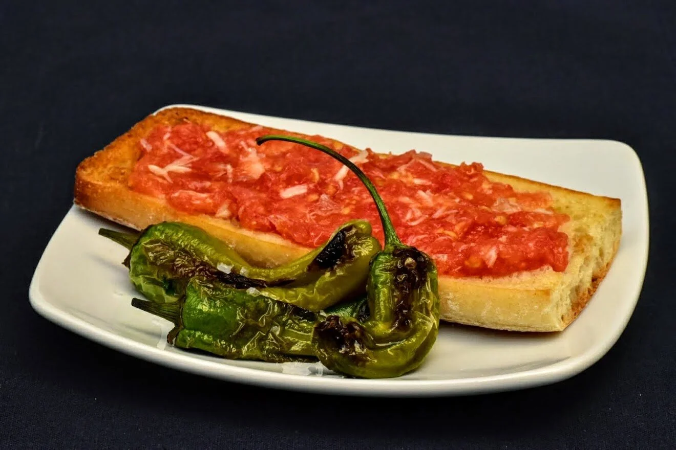 Pan con Tomate y Ajo Asado (Tomato Toast with Roasted Garlic)