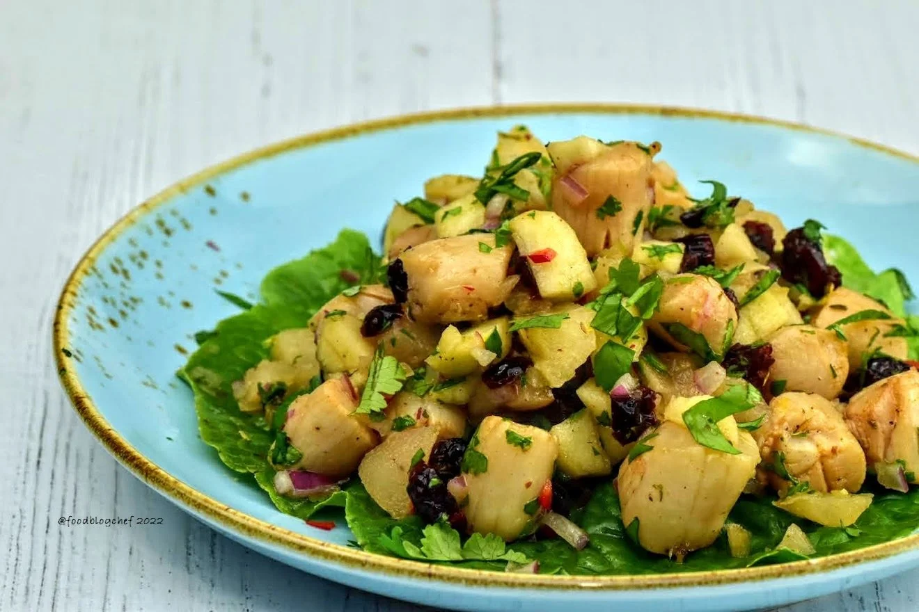Spicy Scallops with Apple-Pear Relish