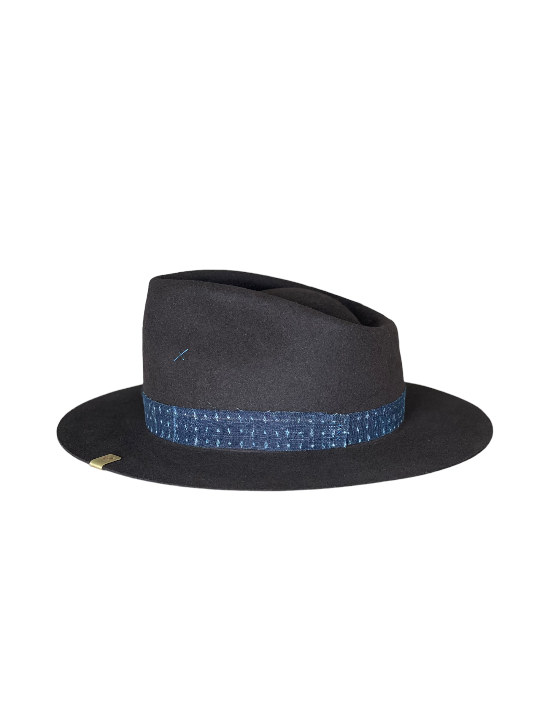 8E148A40-001D-4339-8A23-423BD8041E34