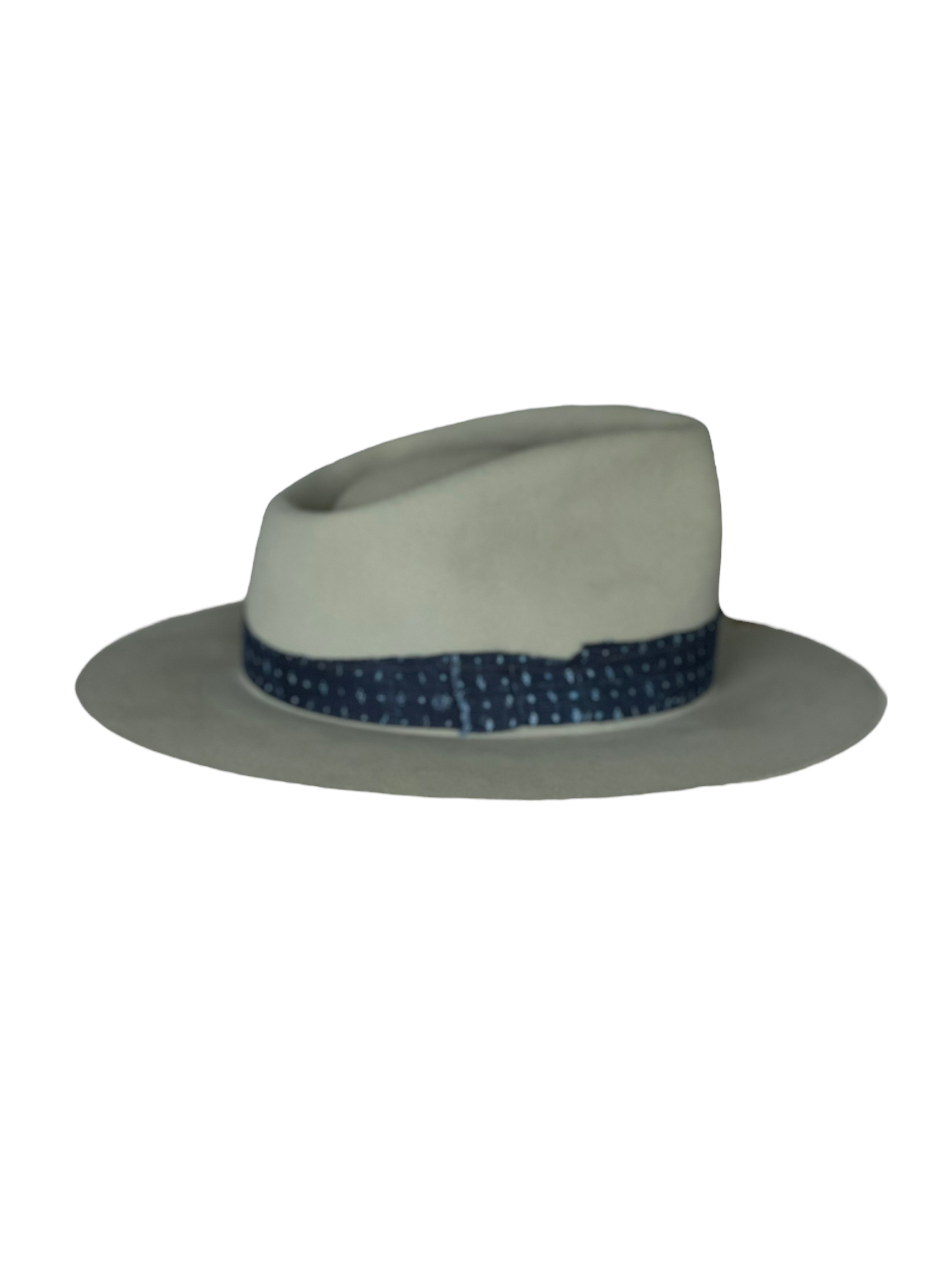 57EAF20B-4C7D-449D-A8BF-3F0A3000BB2E