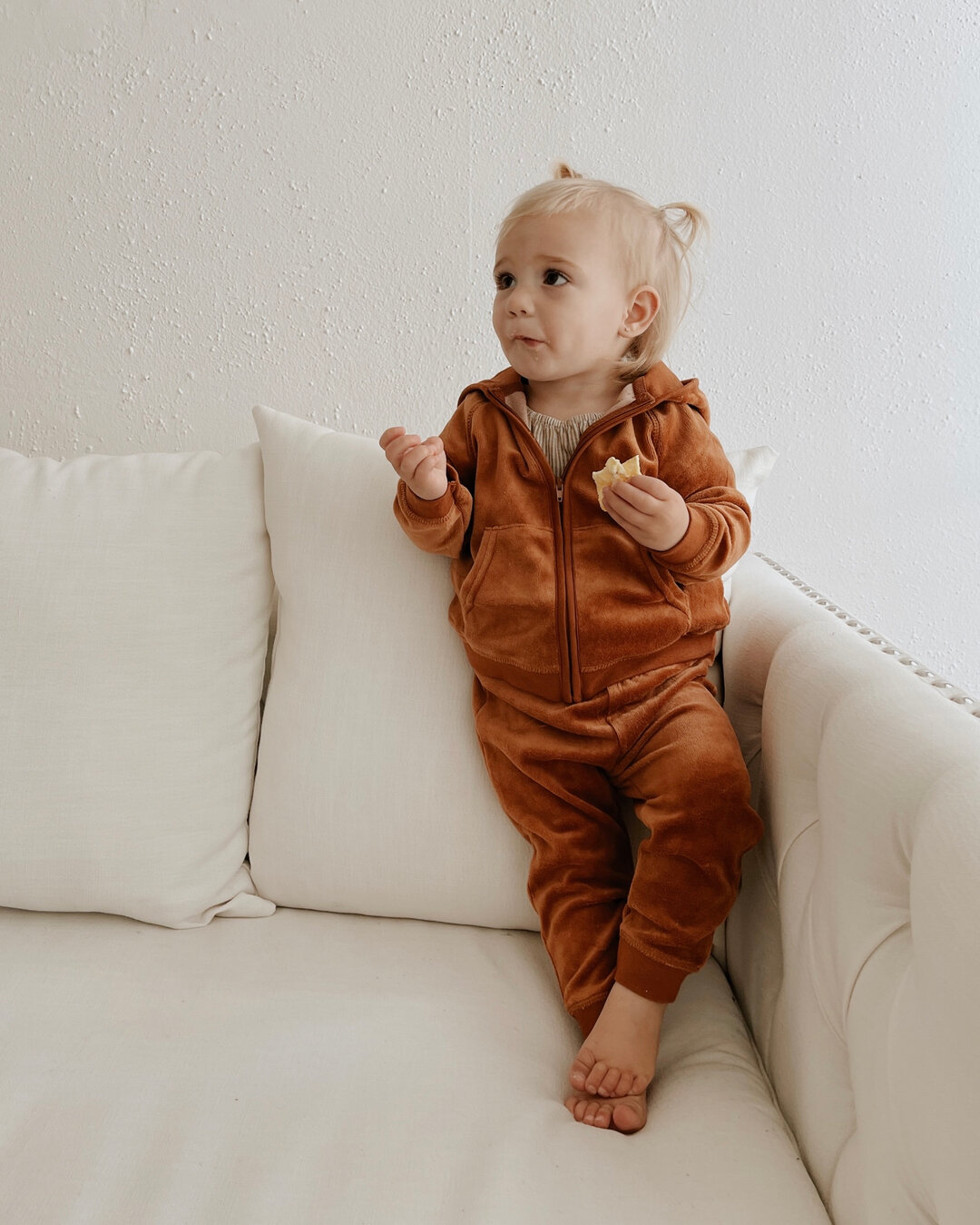 Keep them cozy in the cutest velour jogger set☃️🤍 Baby &amp; Toddler sizes available. 20% off + free polar bear stuffy with purchased! ⠀⠀⠀⠀⠀⠀⠀⠀⠀
⠀⠀⠀⠀⠀⠀⠀⠀⠀
#cozy #babystyle #toddlerstyle #momlife #mustardseedlittles #winterbabyfashion #motherhood #mo