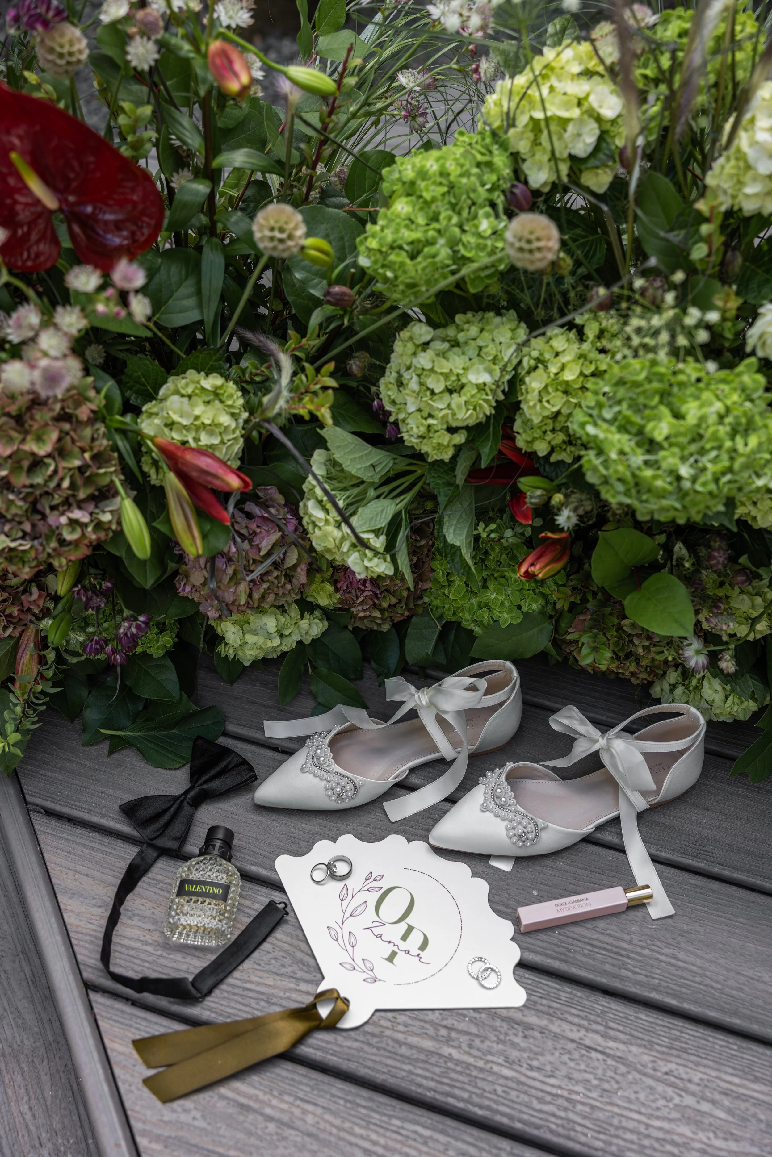 Where can I find a florist in Miami that specializes in whimsical, natural wedding arrangements?