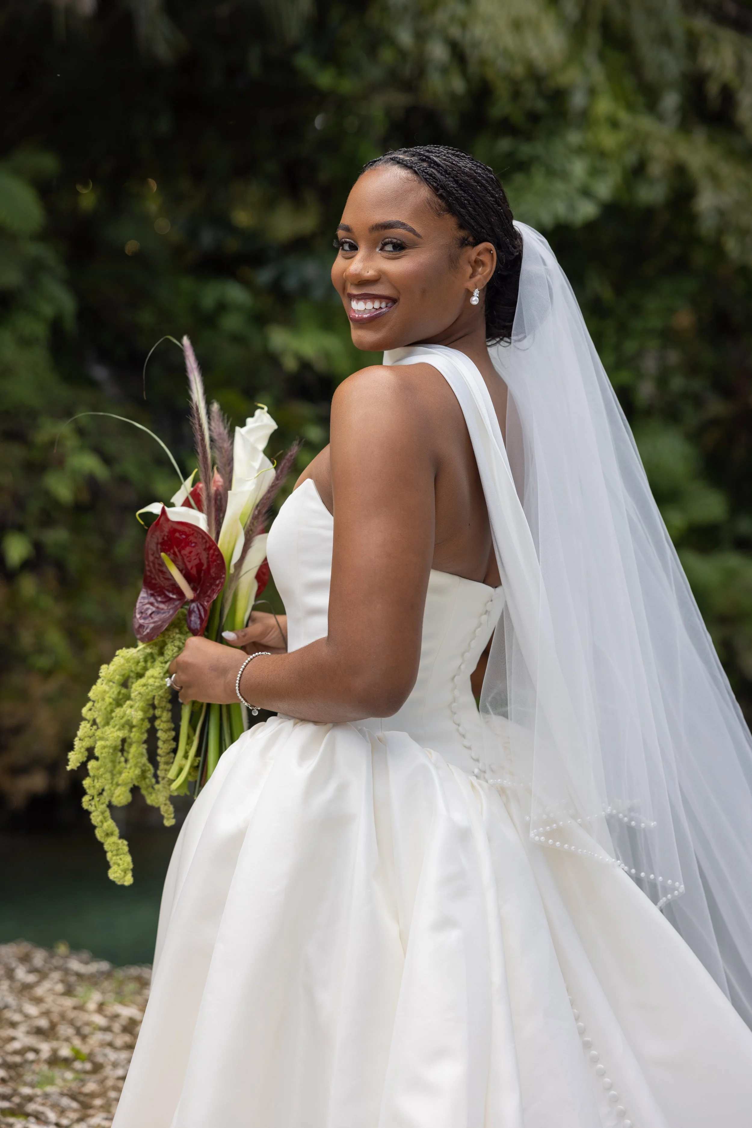 Where can I find a florist in Miami that specializes in whimsical, natural wedding arrangements?