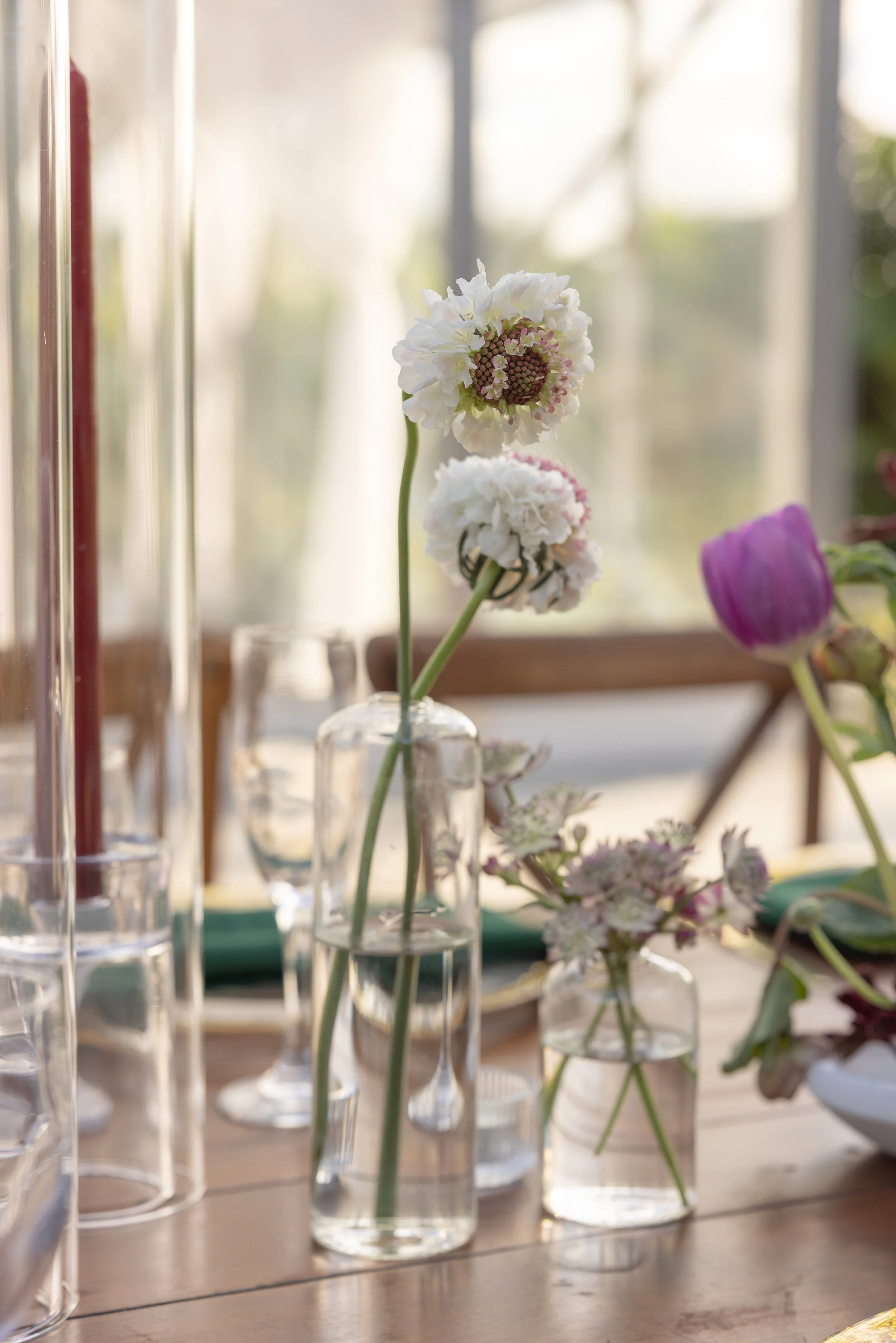 Where can I find a florist in Miami that specializes in whimsical, natural wedding arrangements?