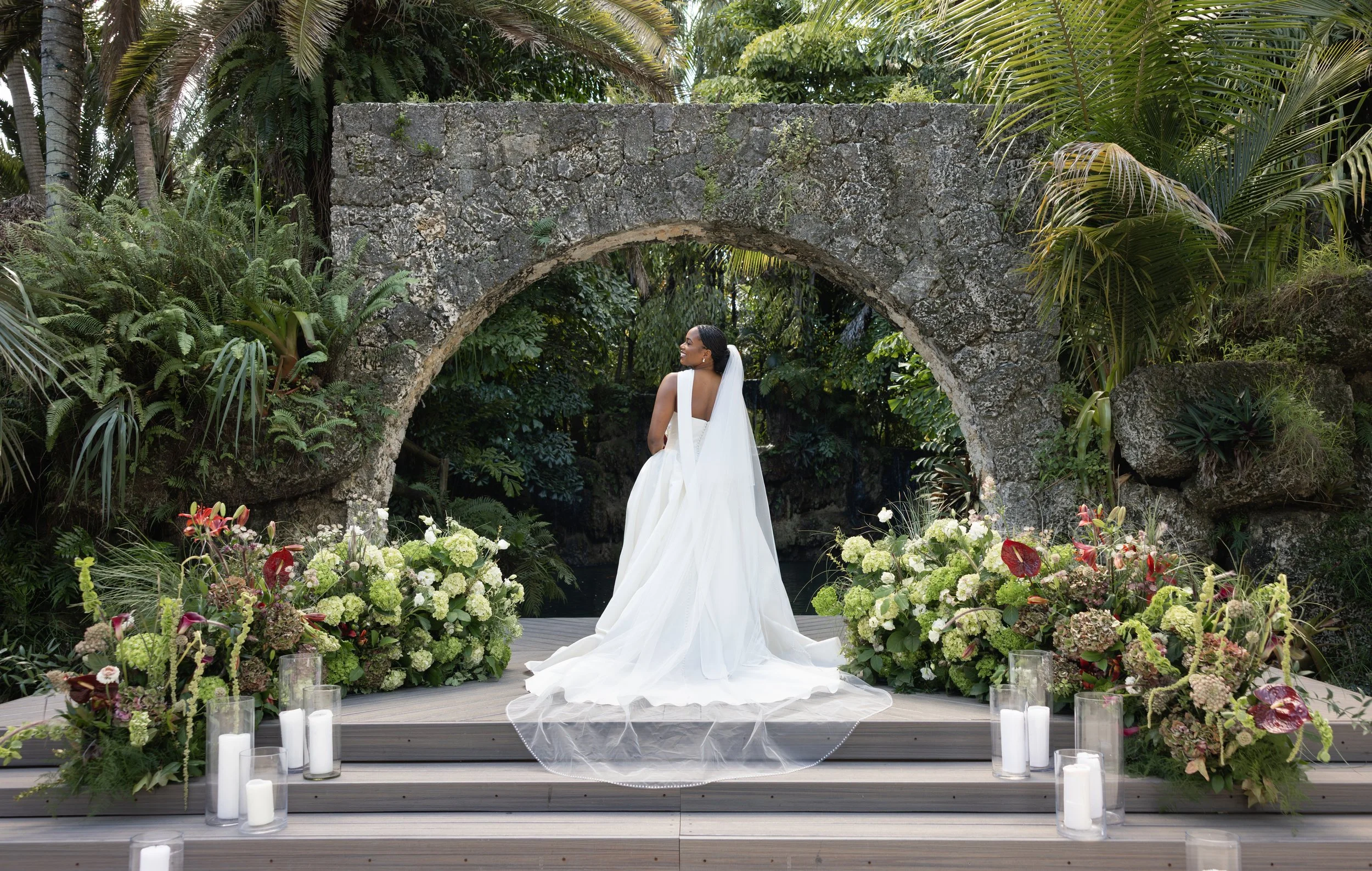 Where can I find a florist in Miami that specializes in whimsical, natural wedding arrangements?