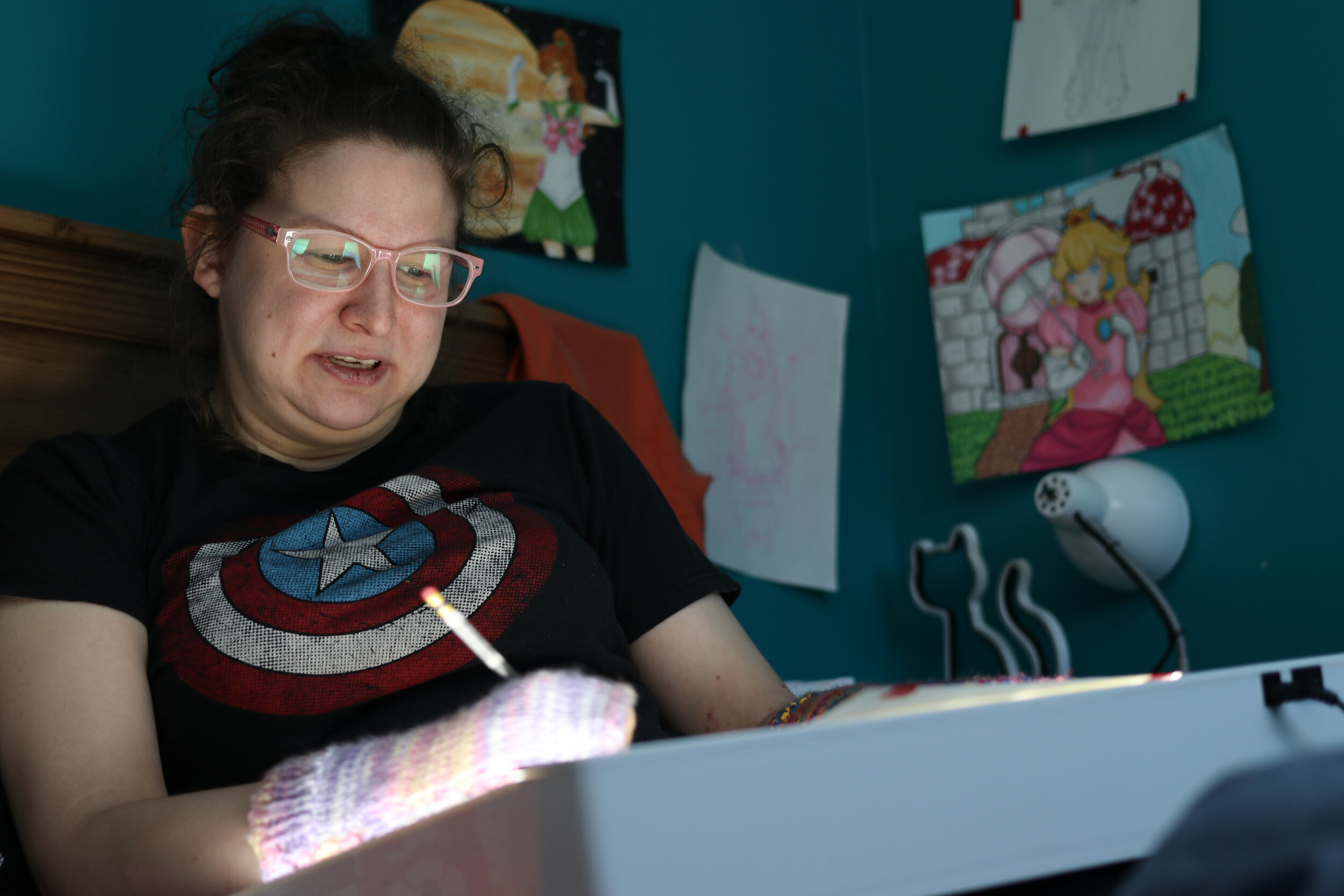  Alyssa Hopper works at her home in Calgary on Saturday, Feb. 9, 2019. She is a local fan artist and cosplayer. 