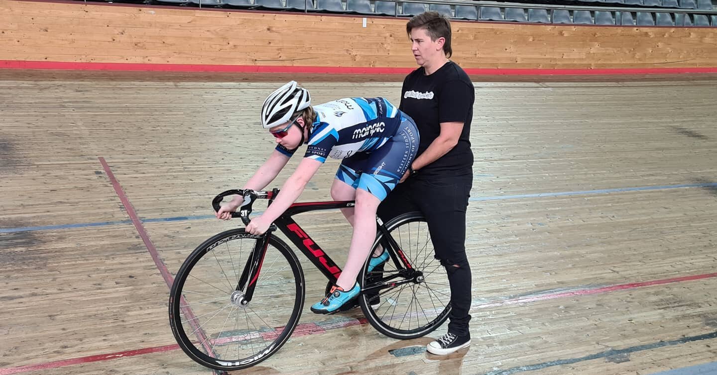 Monday nights we work on standing starts. 

@hannah_sandison

#technique #standingstarts #biggears #trackcycling #sprintcyclist