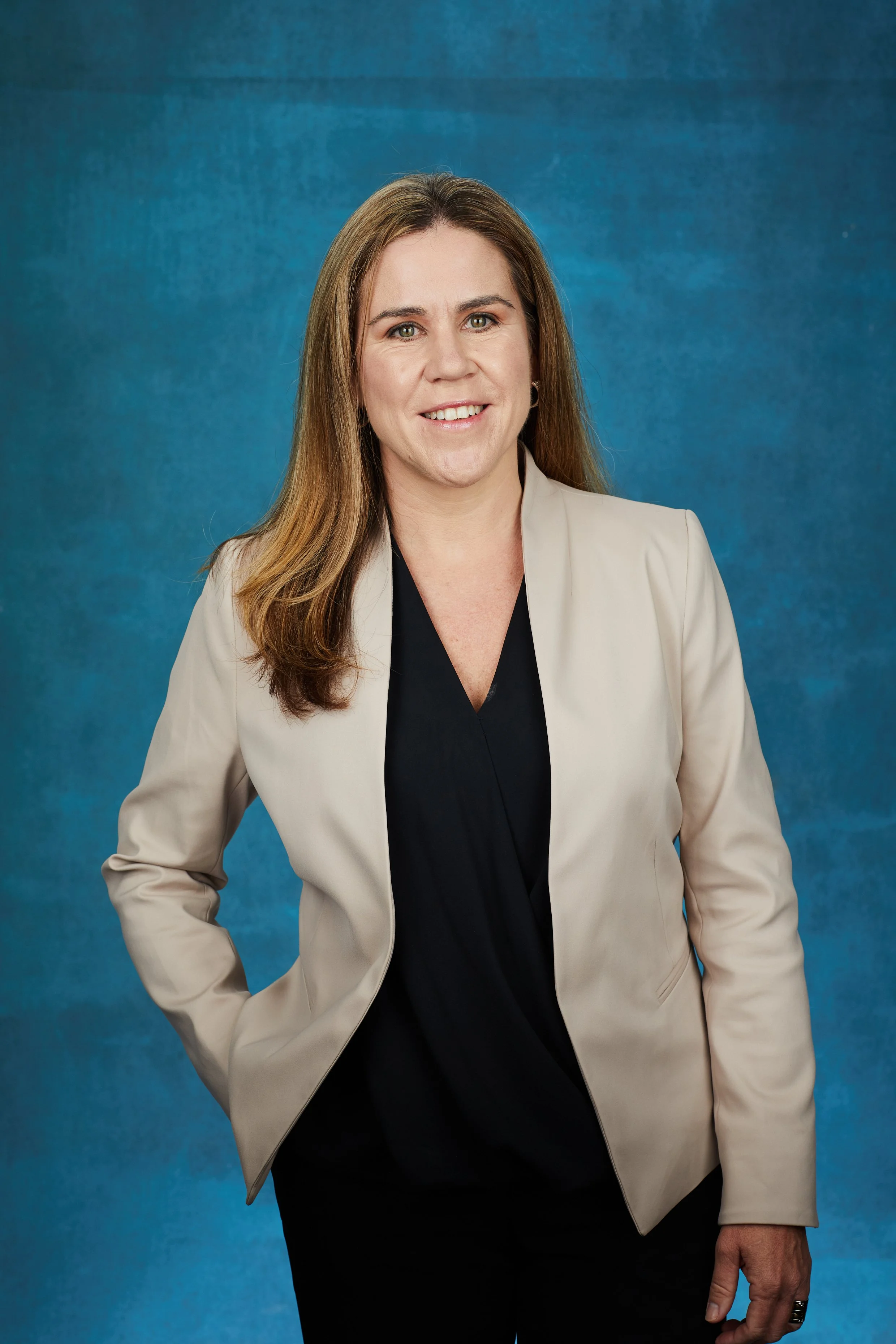 REBECCA CODRINGTON - PSYCHOLOGIST & RELATIONSHIP COUNSELLOR: Healthy relationship guru. Proud pet parent. Continuous learner. Will always choose connection.