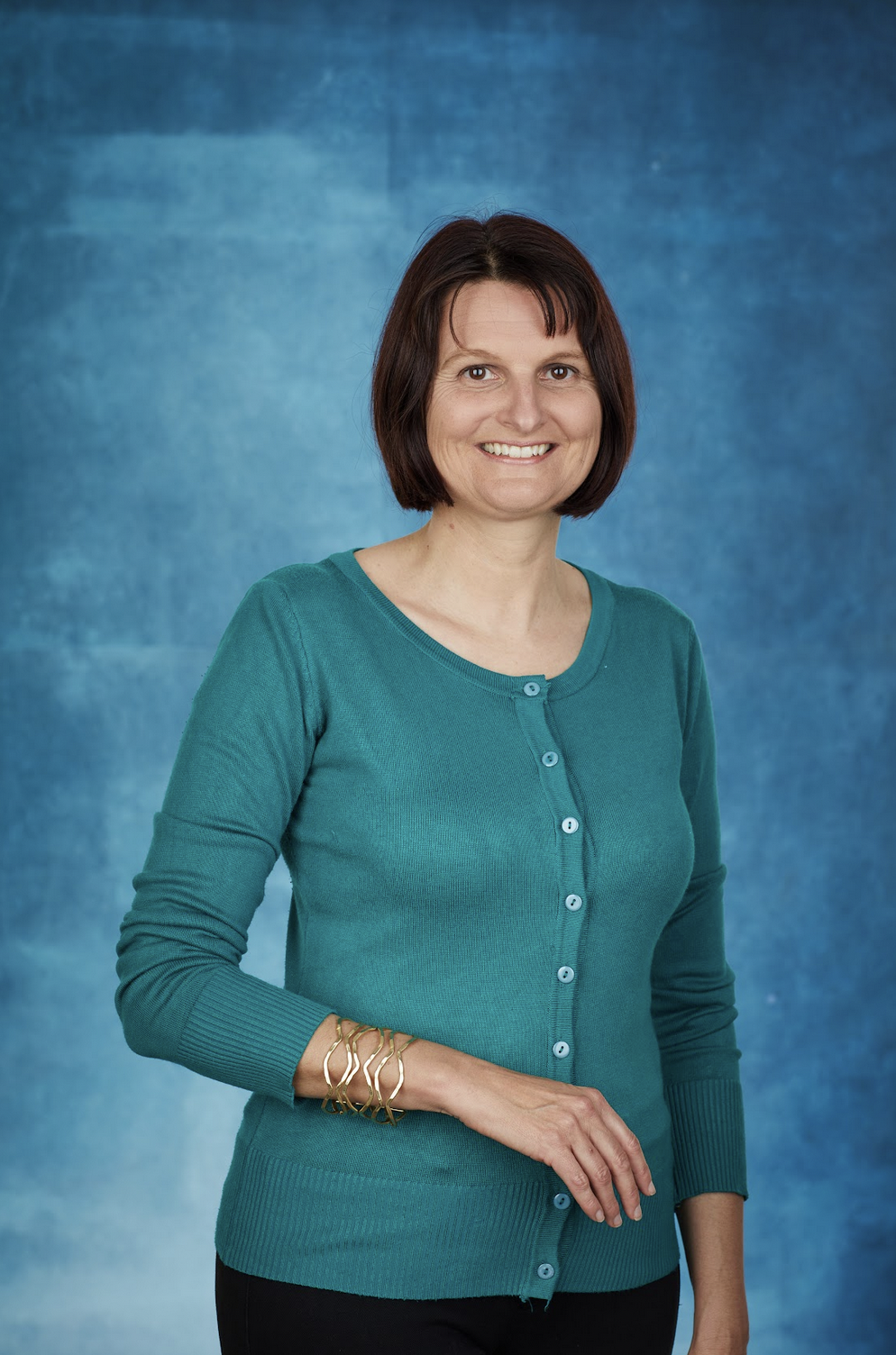 MORAG PATERSON - PSYCHOLOGIST: Excellent at helping reduce anxious feelings, social anxiety, OCD, or panic attacks. Keeps a yoga practice. Speaks fluent chocolate. Part of our Scottish contingent.