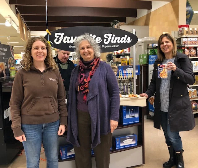 Chanukah Outreach at Shaw’s