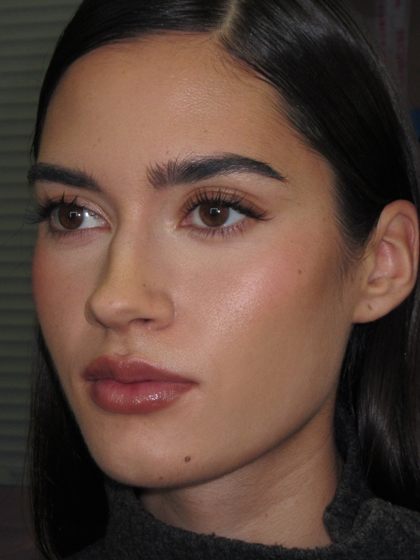 Romantic Vibes 

Using @diorbeauty Face &amp; Body 
@makeupbymario &lsquo;taupe&rsquo; Cream eyeshadow 
@natashadenonabeauty glam palette &amp; concealer 
@rarebeauty &lsquo;Hope&rsquo;
@makeupforever &lsquo;anywhere caffeine&rsquo; 

#sydneymakeupar