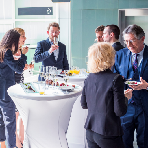 10 Essential Steps to Plan a Successful Holiday Corporate Party in 2025