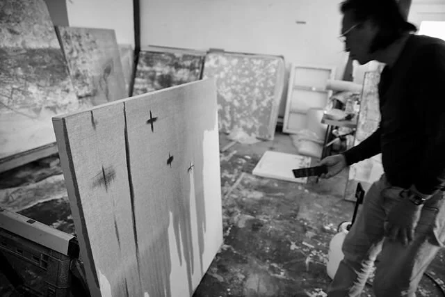 a journey through the Psalms with @iamfujimura || #artistsatwork #nihonga #thePsalms #blackandwhitephotography #creativeprocess