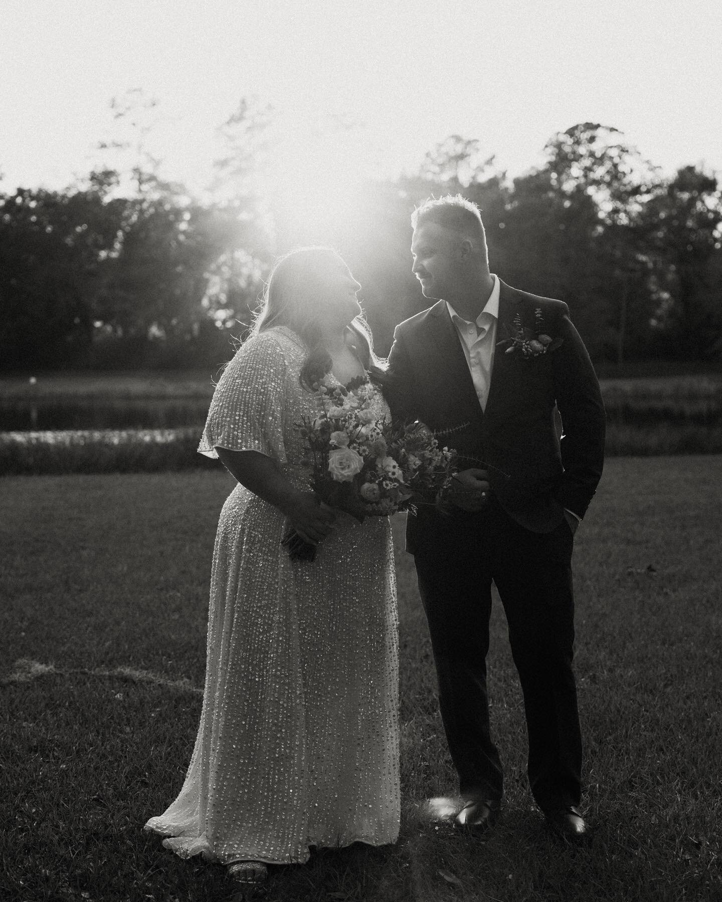 Some of my favorite b&amp;w&rsquo;s from the Carter&rsquo;s wedding 🤍. Ashley&rsquo;s dress shimmering in the light can really be seen here and I&rsquo;m obsessed.
