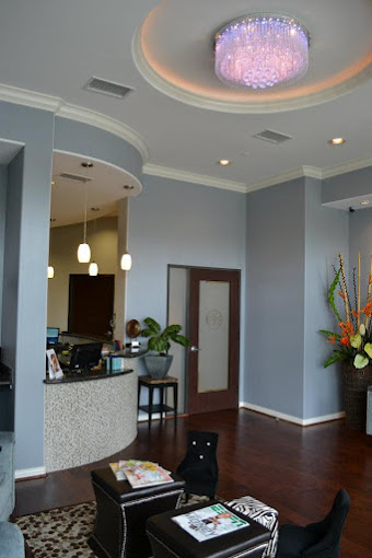 Gallery - Distinct Dental Houston Front Desk.jpeg