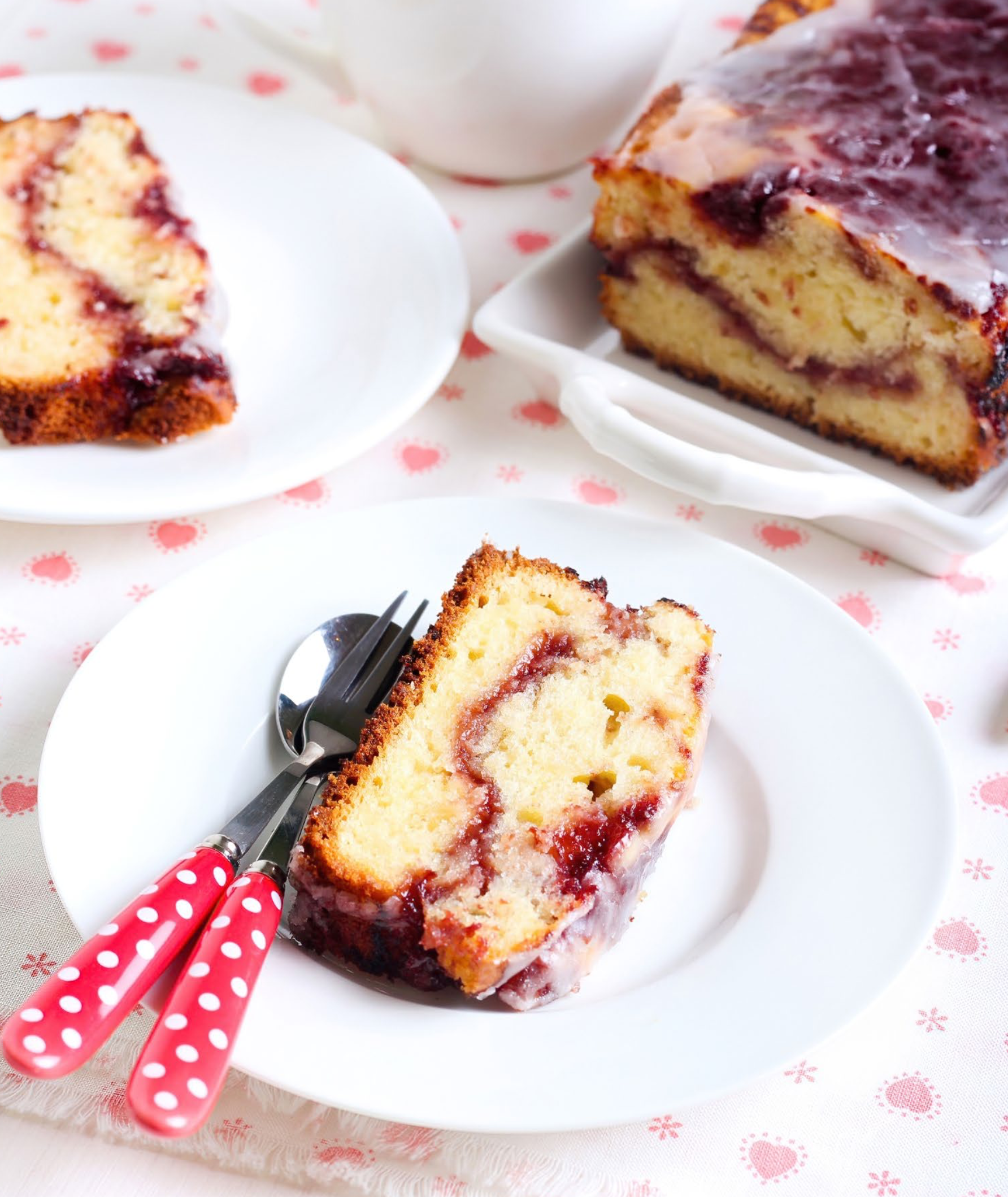 RASPBERRY SWIRL COFFEE CAKE