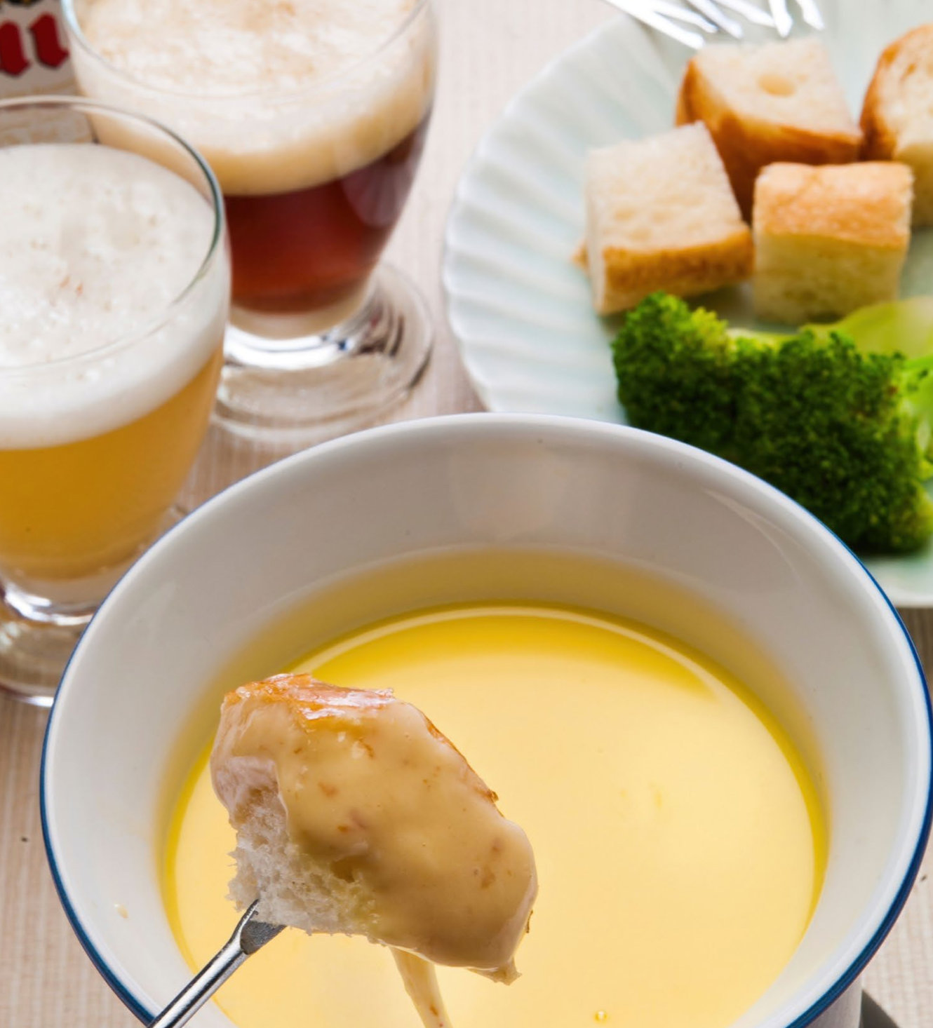 SILKY CHEESE FONDUE