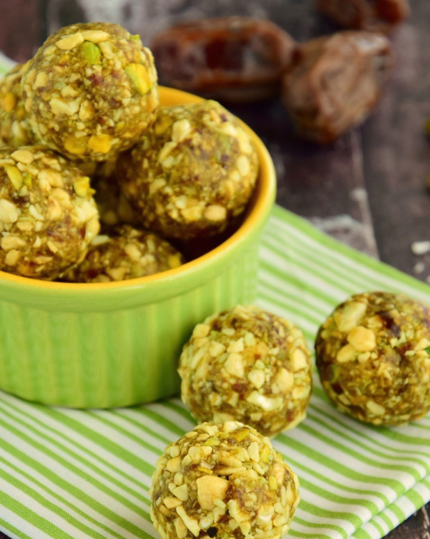 BANANA NUT PROTEIN BITES