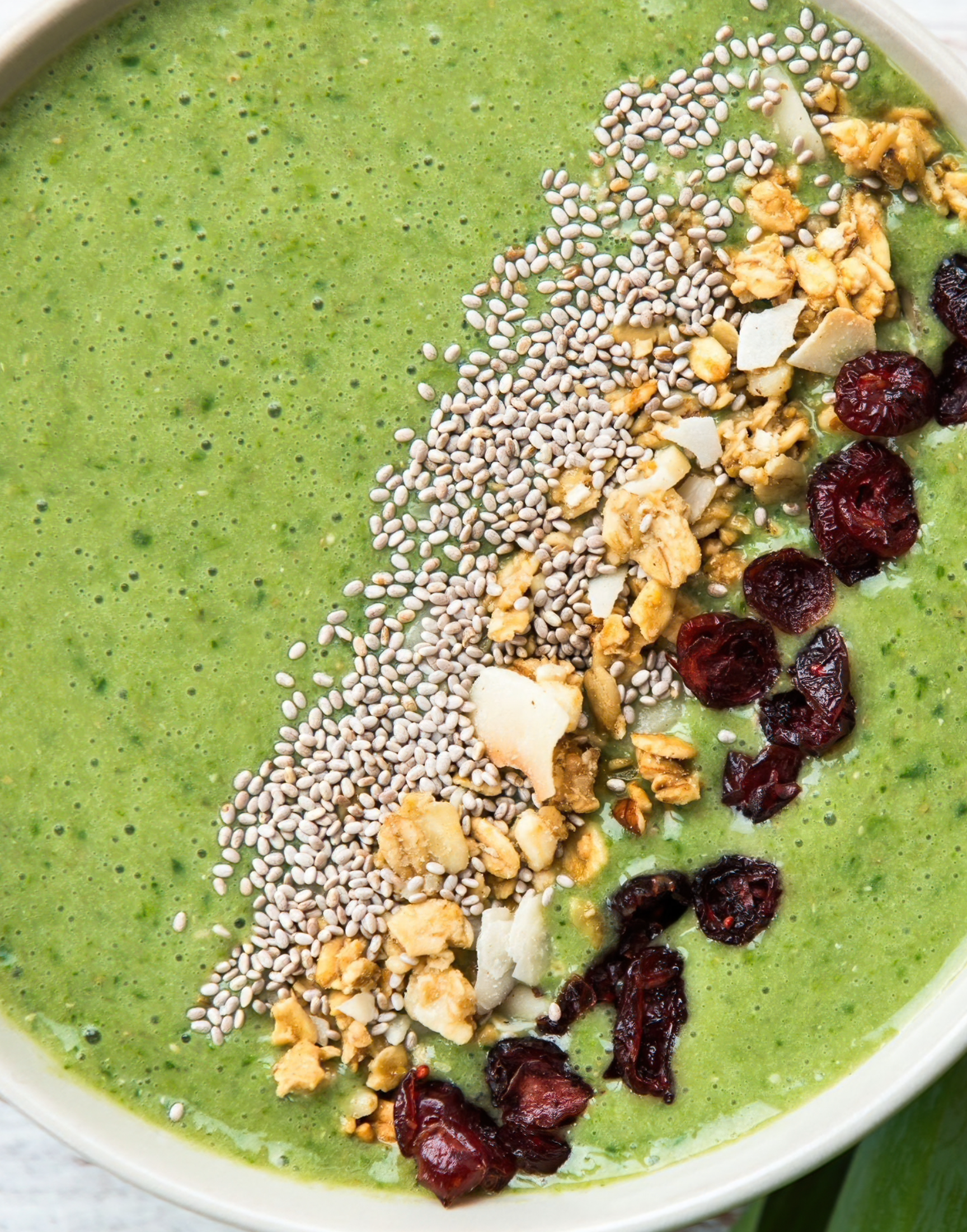 APPLE PIE SMOOTHIE BOWL