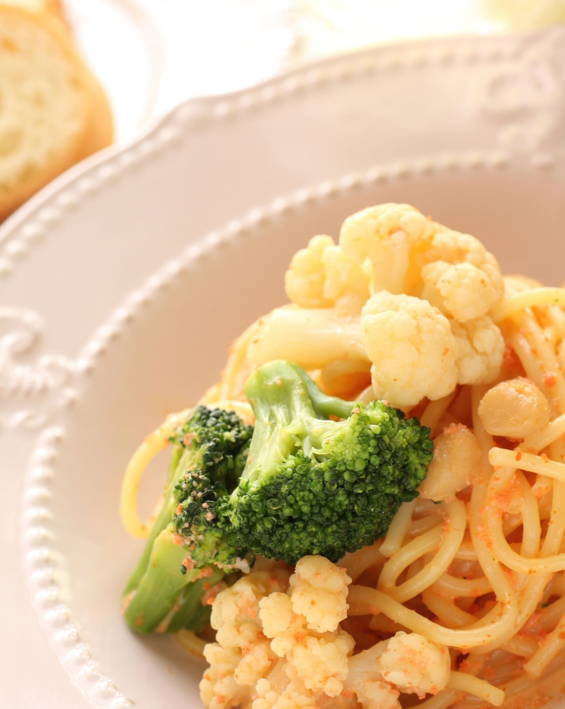 ORANGE CAULIFLOWER SOBA CHOW MEIN BOWL