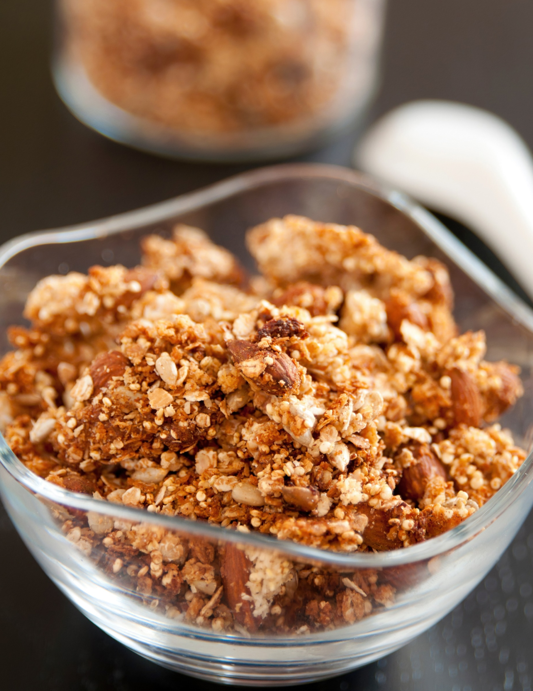 GINGERBREAD QUINOA GRANOLA