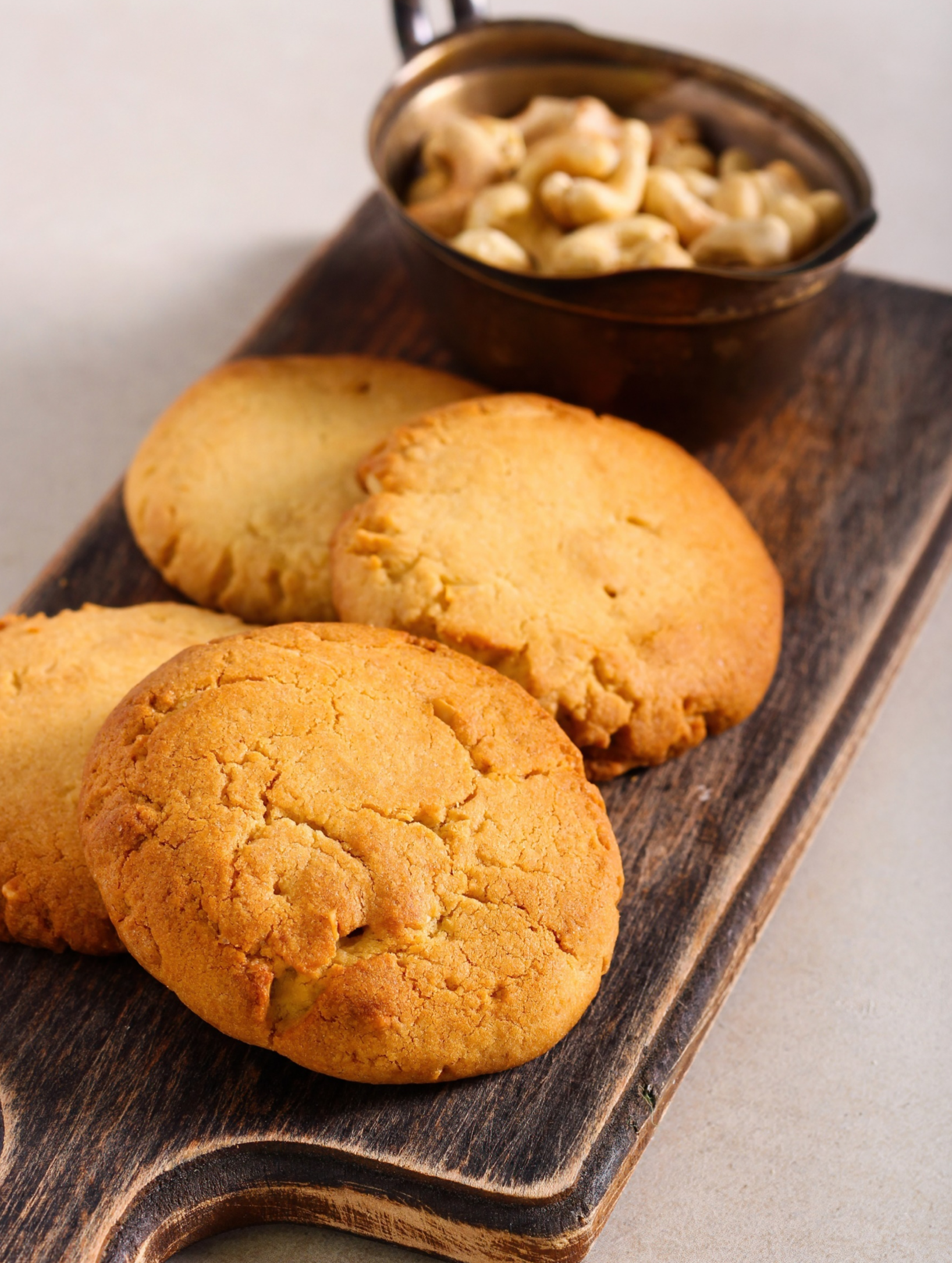 ALMOND OR CASHEW BISCUITS