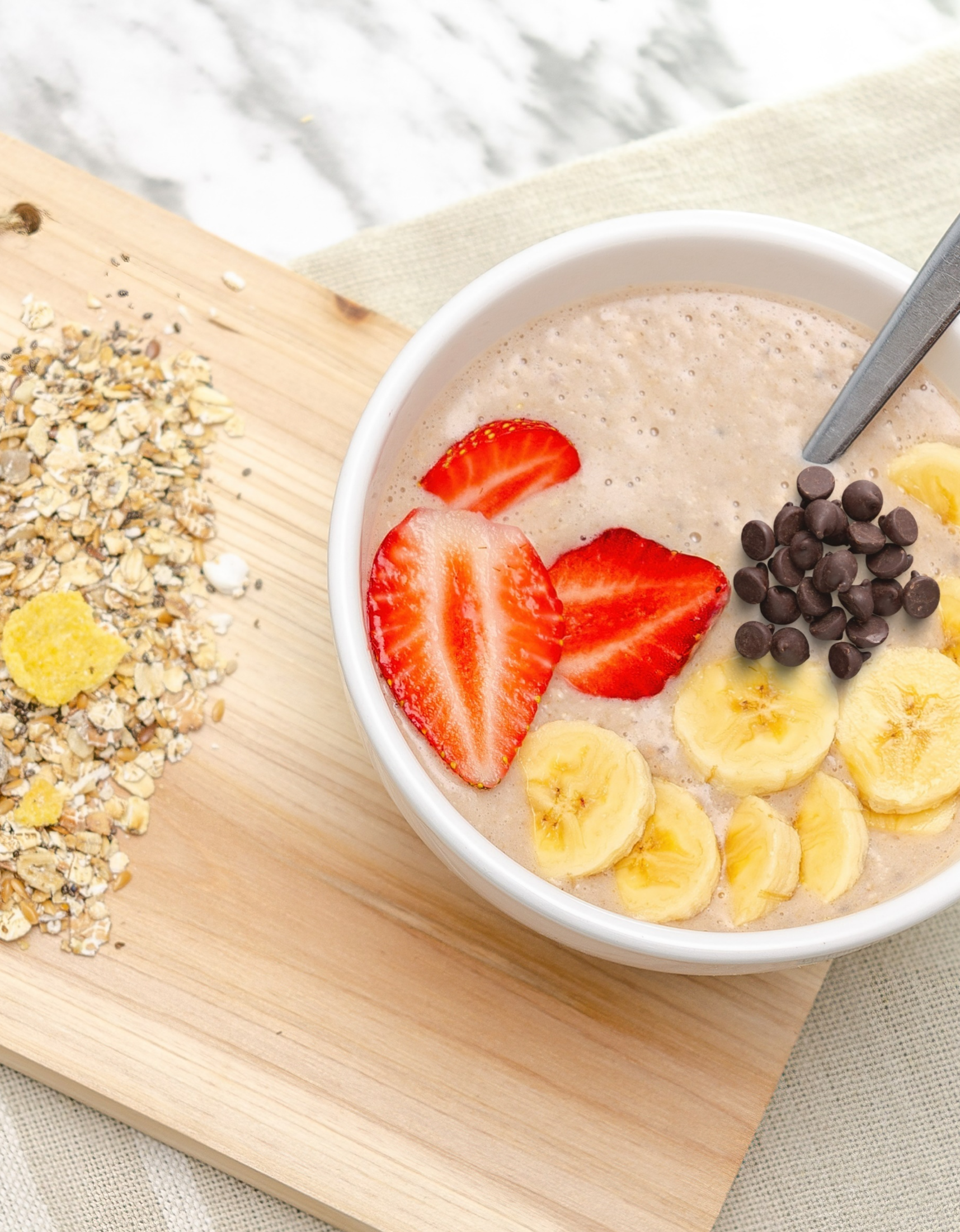 CHOCOLATE BANANA HEMP SMOOTHIE BOWL