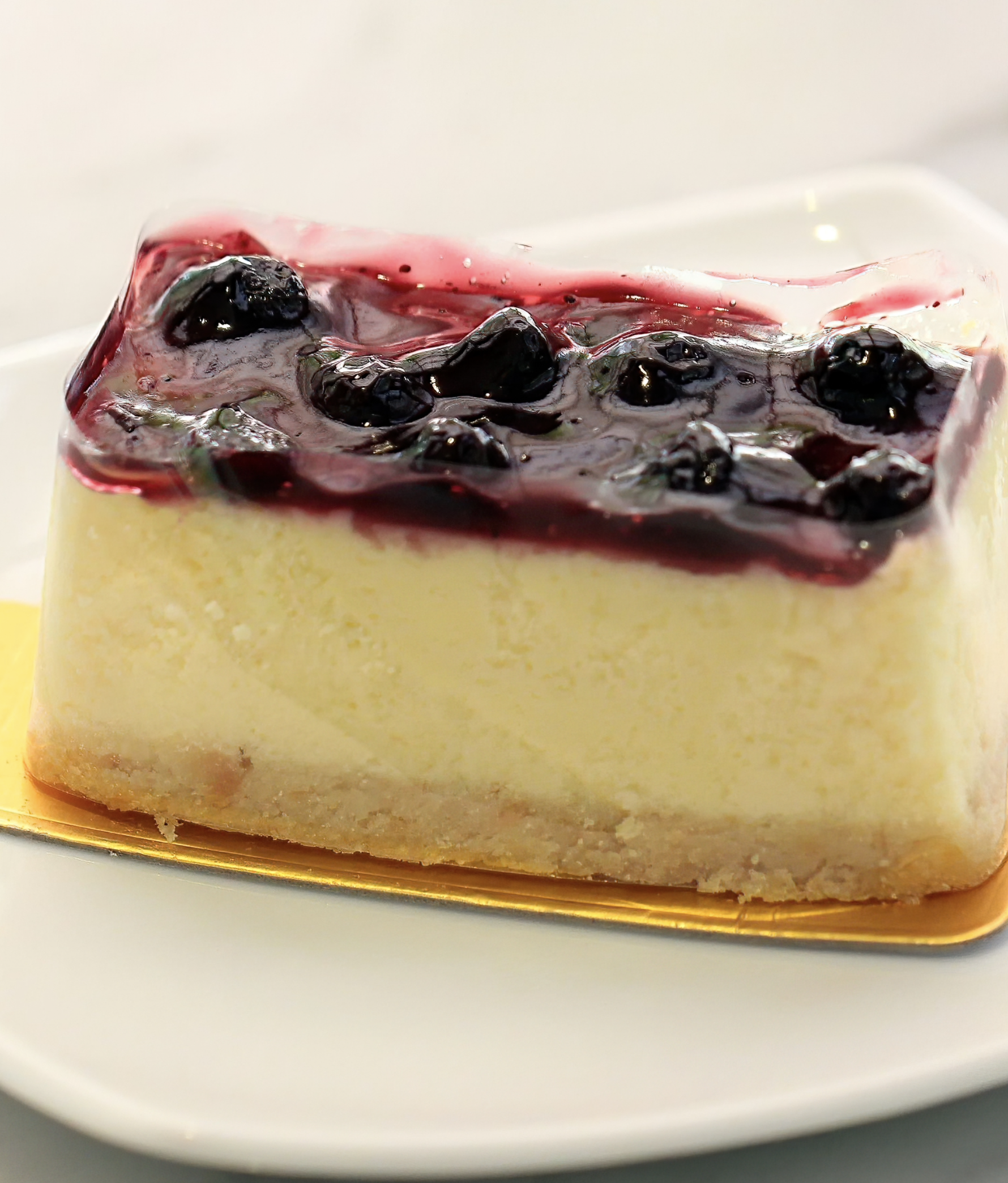 NO-BAKE BERRY CHEESECAKE