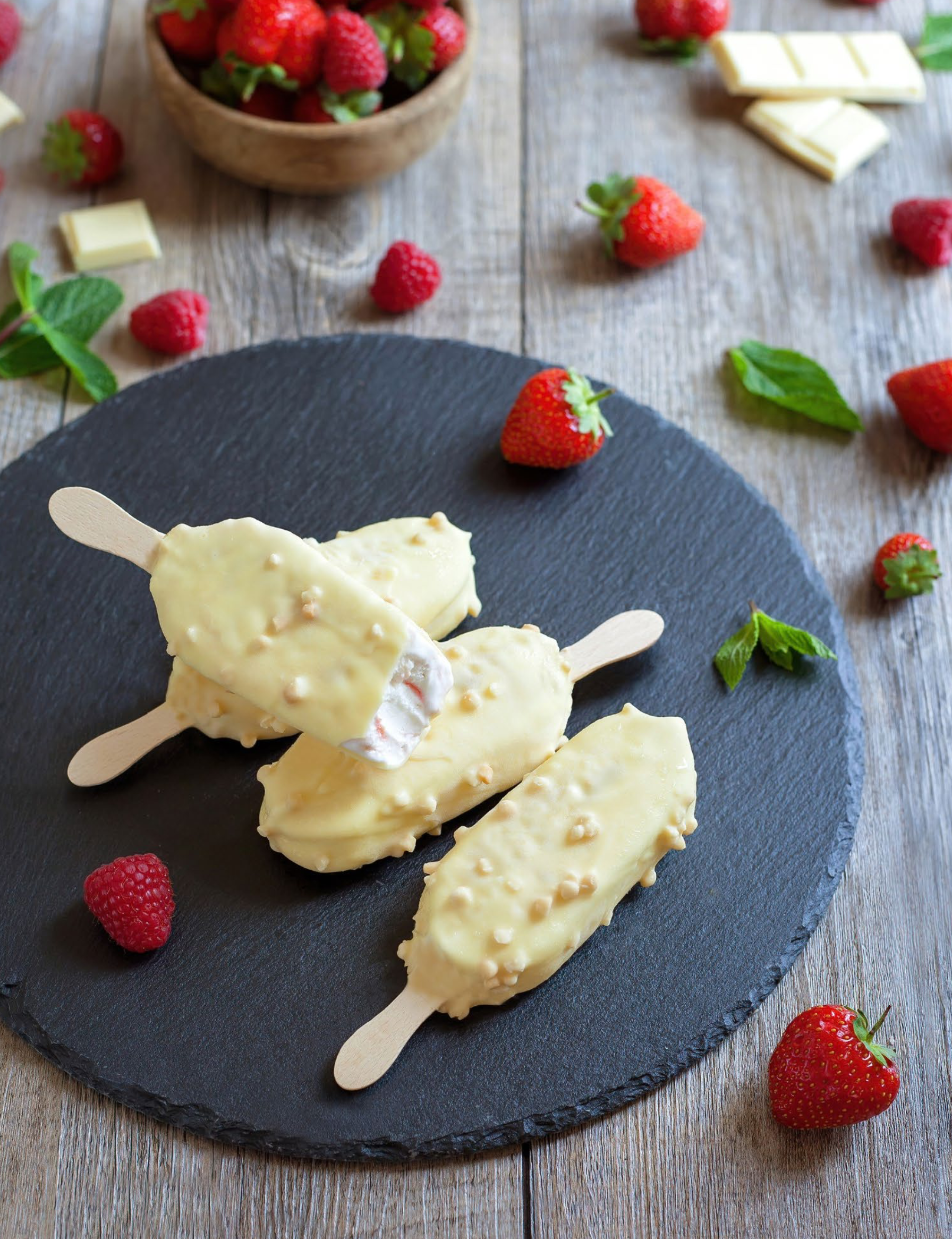 MATCHA–WHITE CHOCOLATE ICE POPS