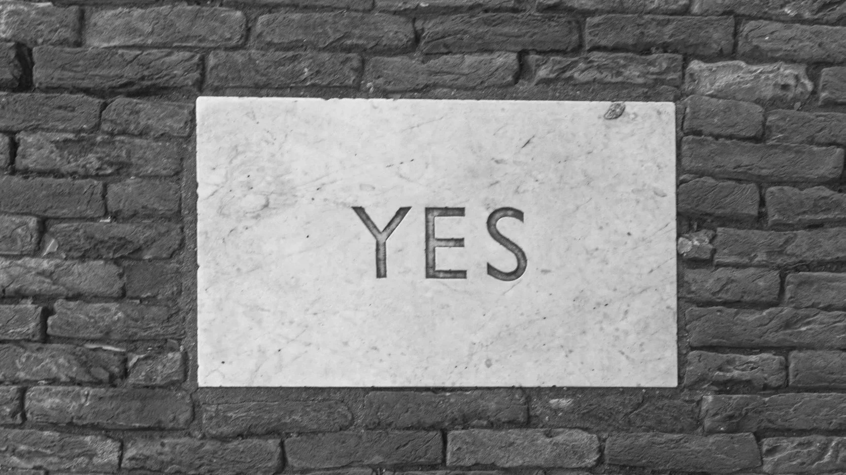 The Art of Decision-Making in Complex Systems: How Leaders Navigate Uncertainty Without Losing Control