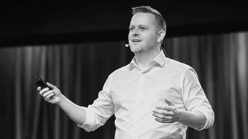 How to Structure Powerful Presentations (Opening, Body, Close)