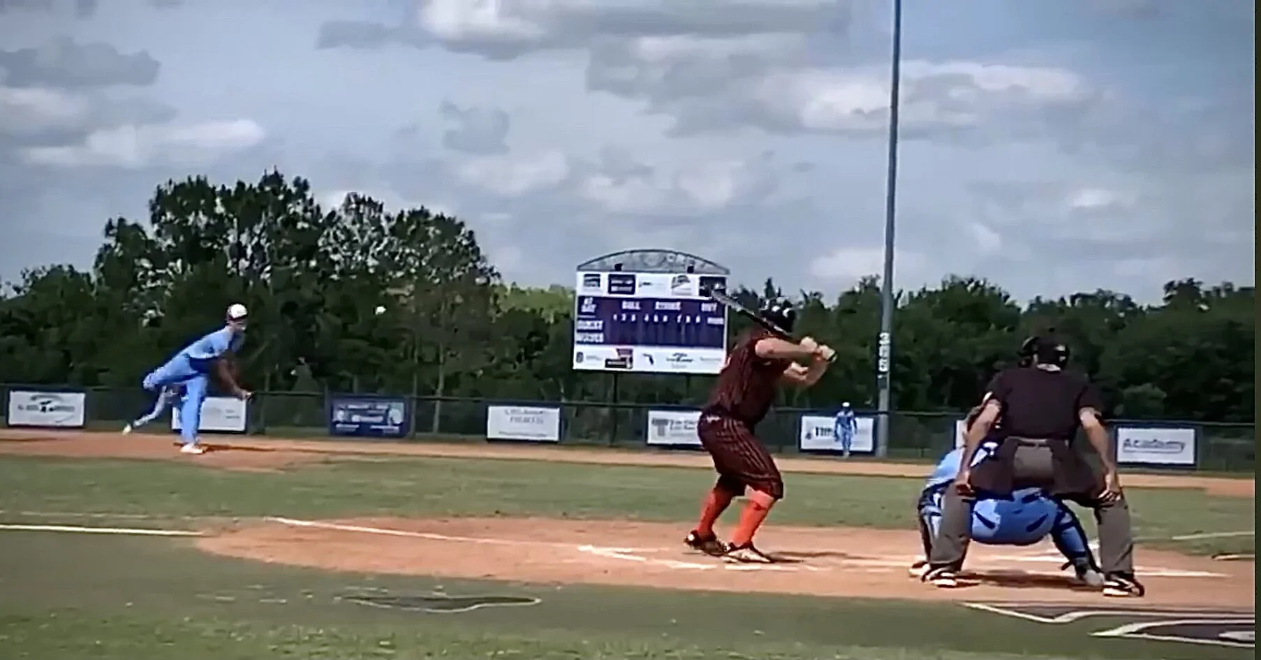 Huskies Edge Winter Park 2-1 to Advance to District Championship