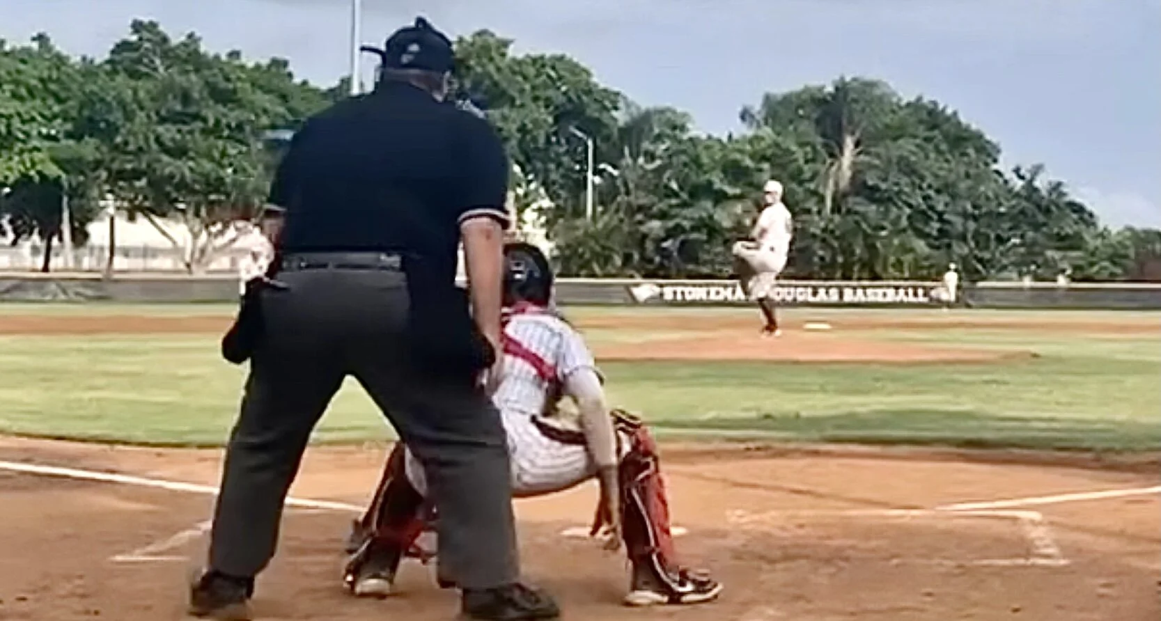 Eagles Soar in the Sixth for Comeback Win, Rodriguez Ks 10