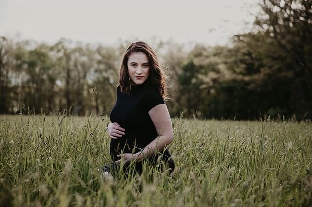 So excited for you to be in my arms instead of my tummy. Only 4 weeks left 💕 📸 @julierosillophotography

#sweetboy #babyboy #pregnancy #pregnant #pregnantlady #maternity #maternityphotography #blaircountybabe #momtobe #coronababy #pandemicpregnancy