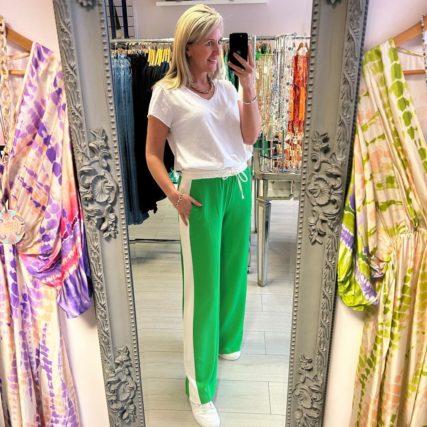 Our Suki wide leg trousers now available in apple green. Perfect pop of colour 💚
.
.
.
.
.
.
.
 #SpringFashion #WideLegTrousers #TransitionalWardrobe #SpringStyle #DressHappy #FashionOver30 #StyleOver40 #WomenWithStyle #StyleOver30 #StyleOver40 #Out