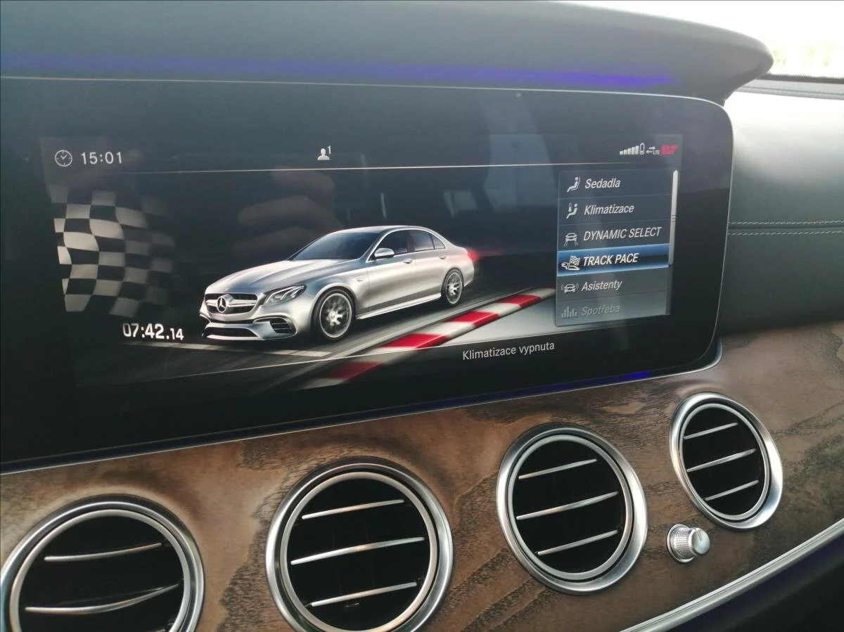 mercedes_benz_e_63_s_amg_4_matic (8).jpg