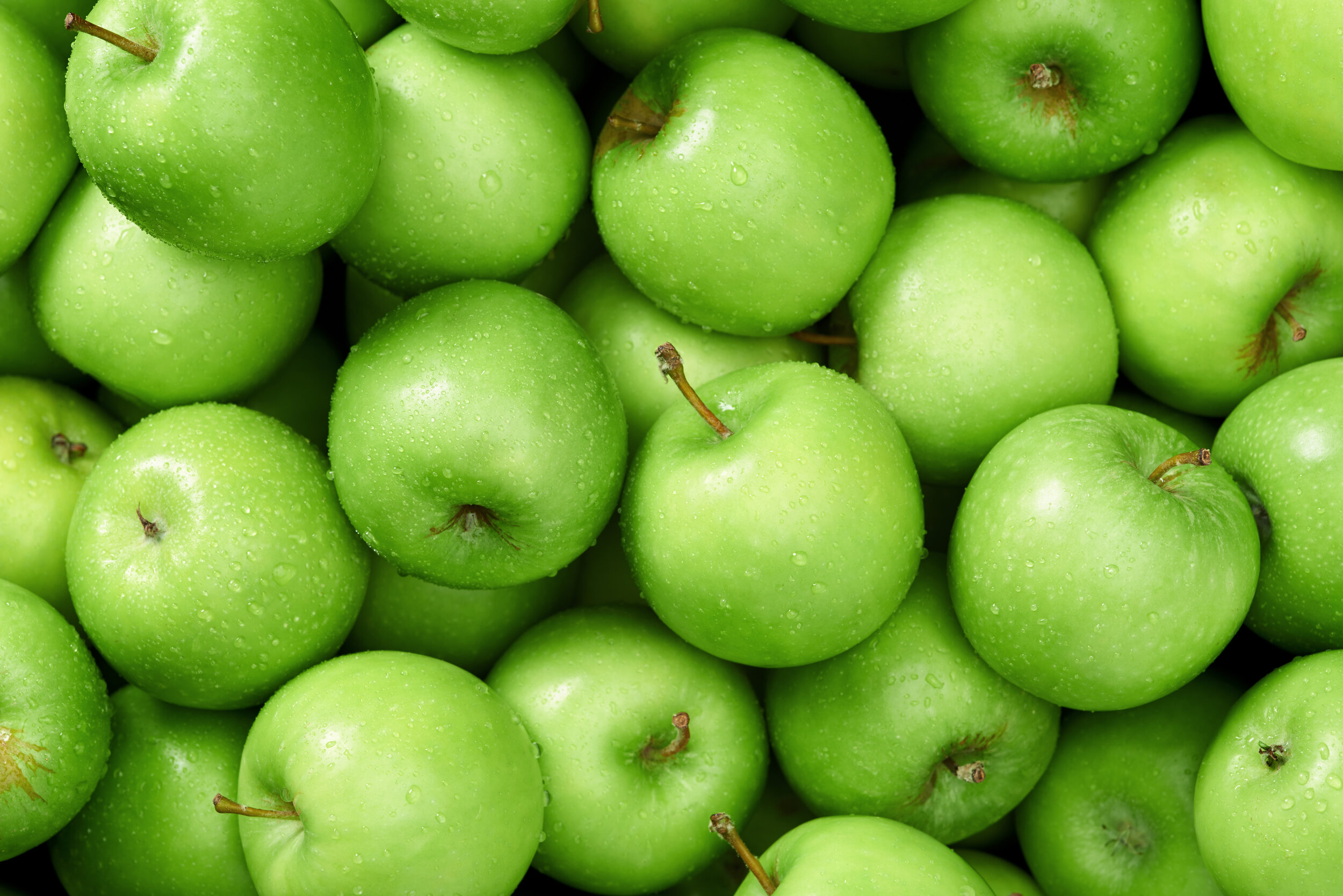 Green apple martini made with fresh granny smith apples!