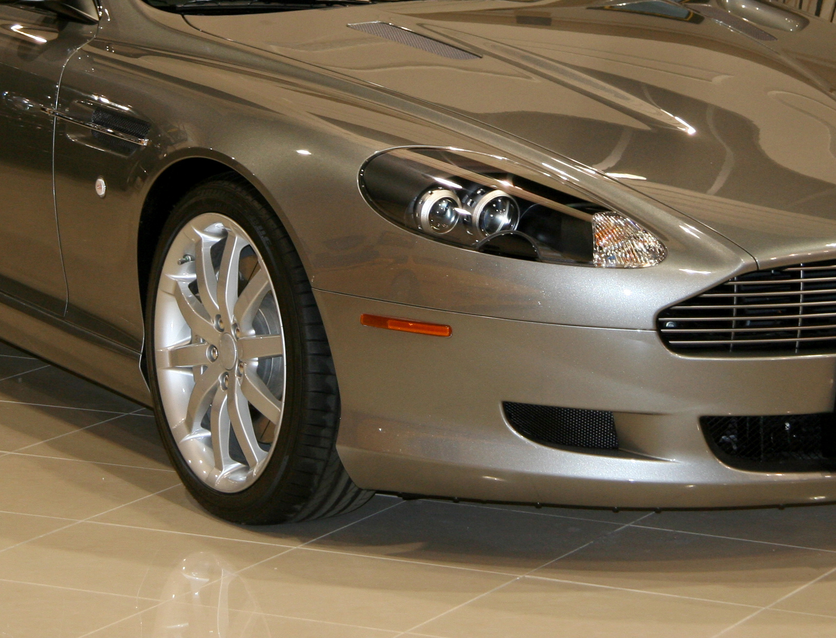 Henkilöautot, kausisäilytys