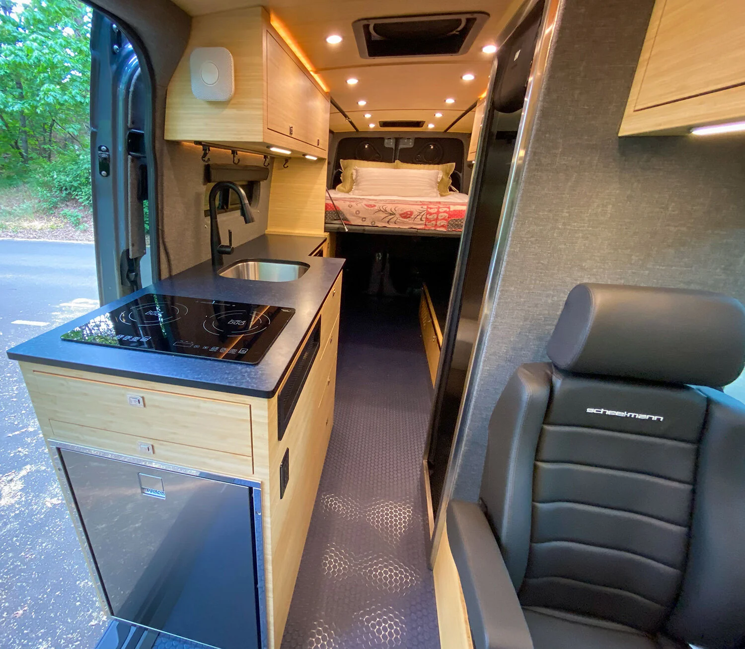 eav-viento-with-bed-down