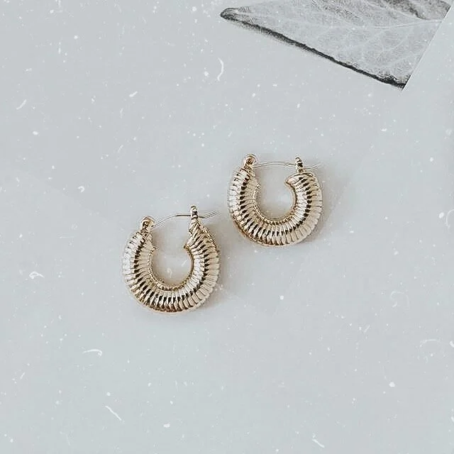 02CE99F6-106E-47AC-8120-327CEB983875