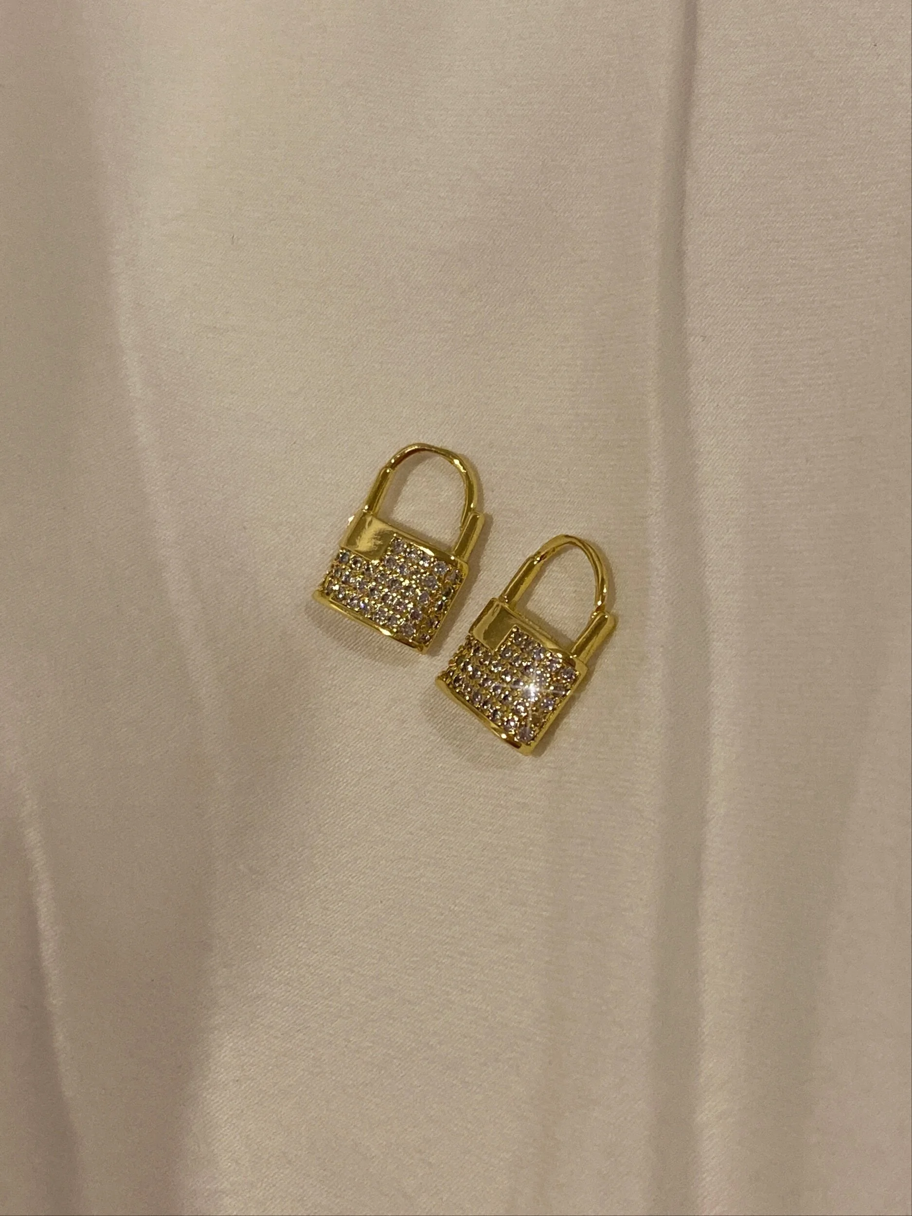 AB9C79E7-F9C0-4FDD-9199-EB156A40019E