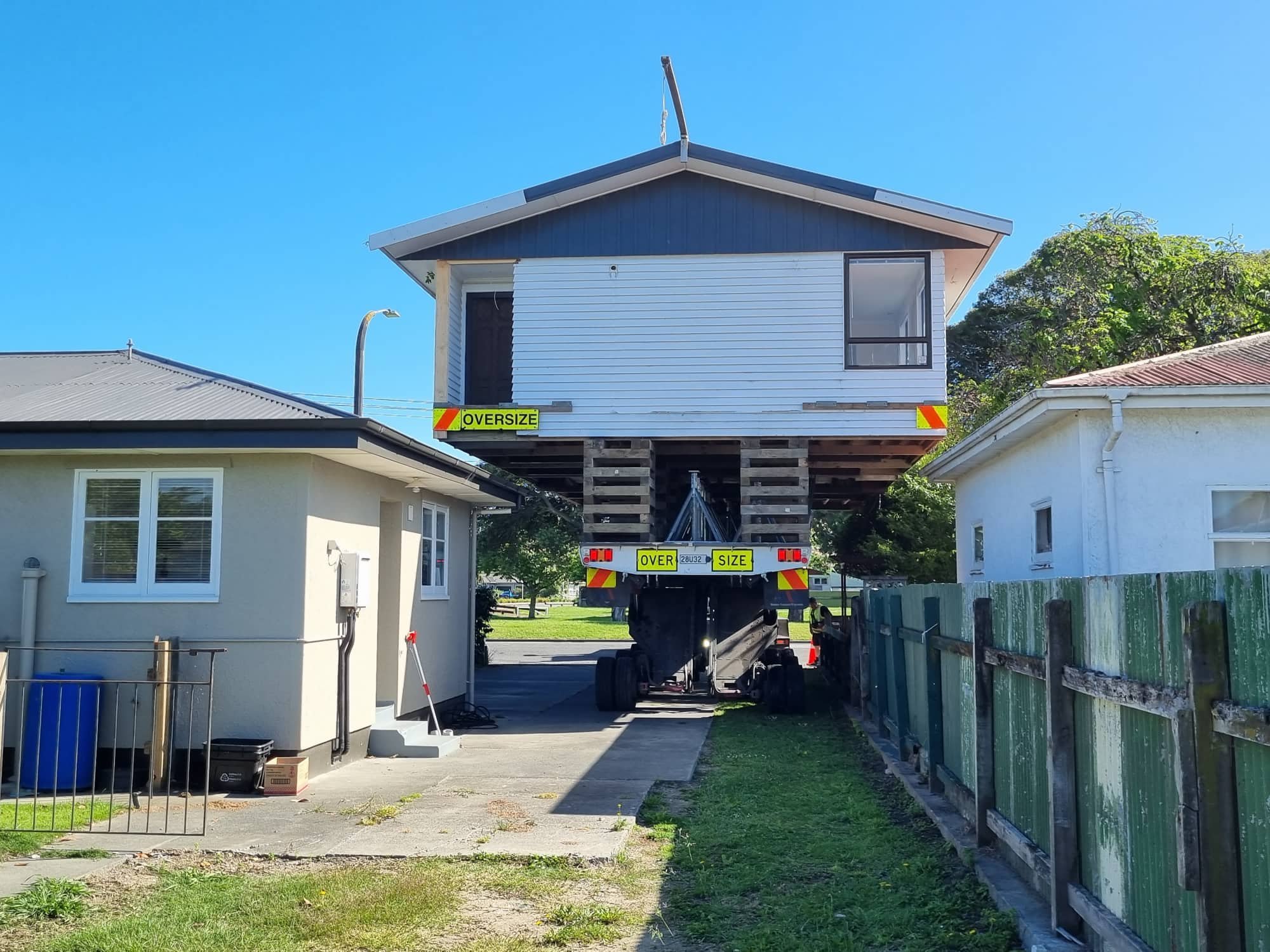 house lifting onto site