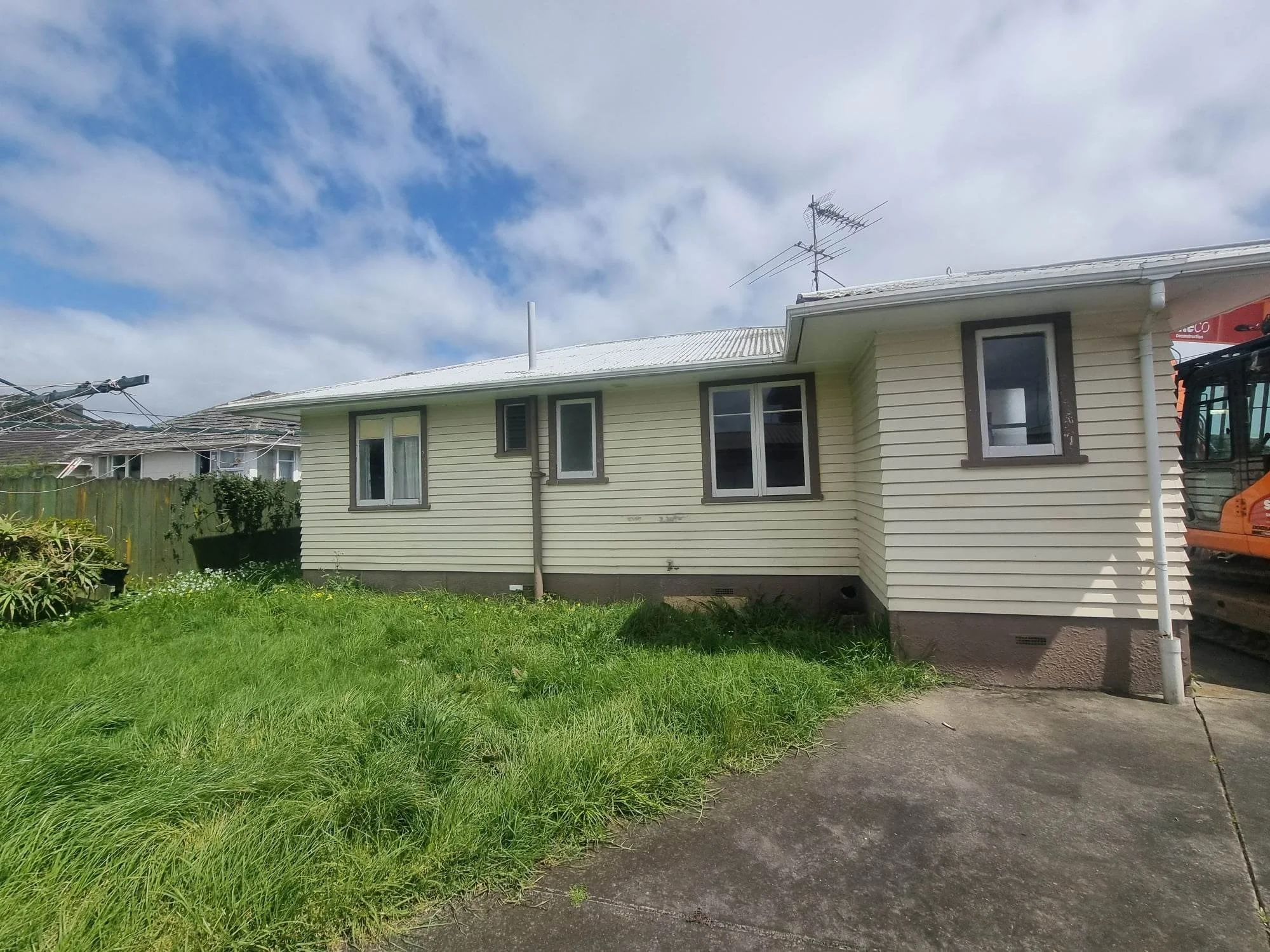 weatherboard house for relocation