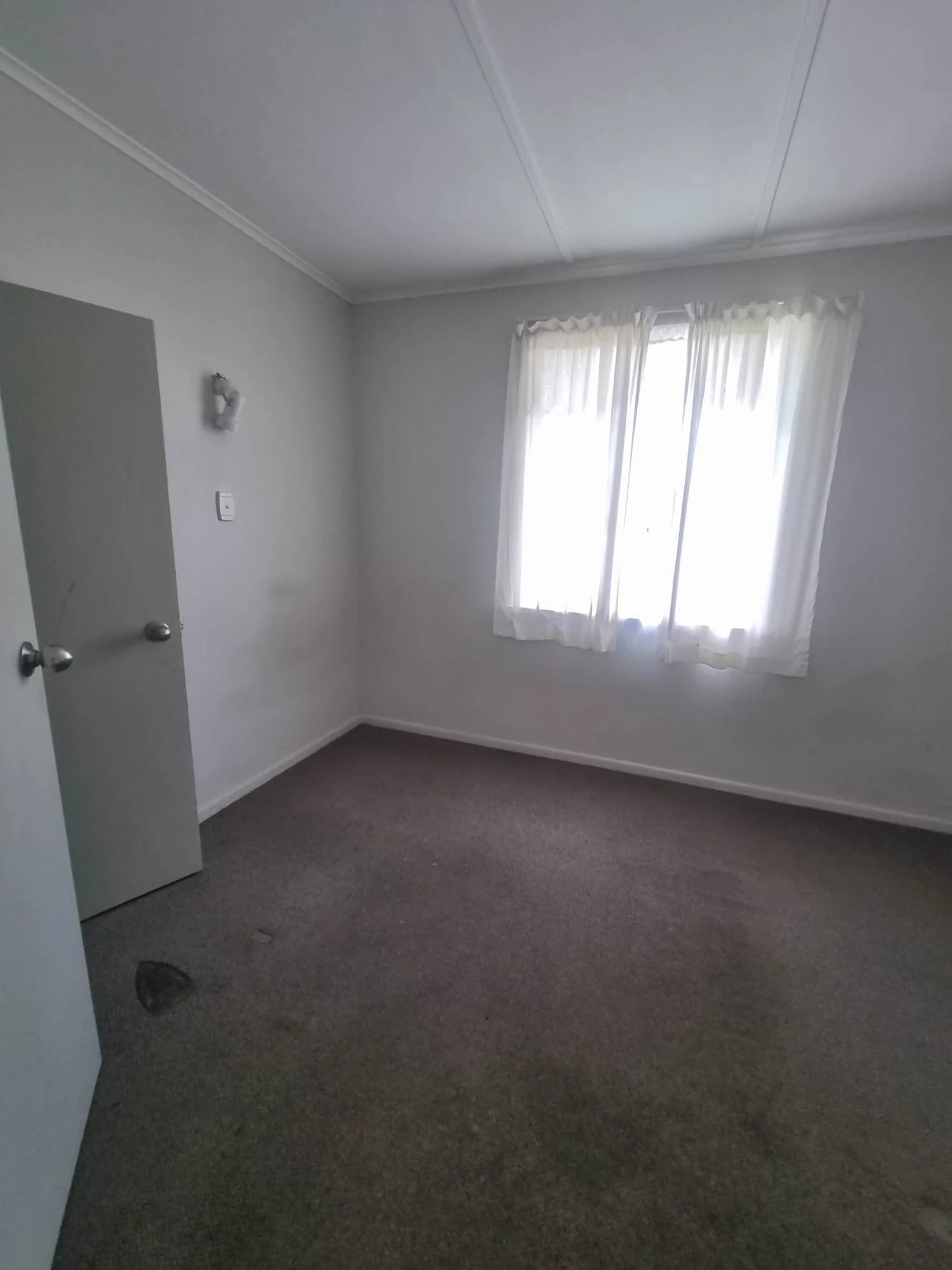 White2_bedroom.jpeg