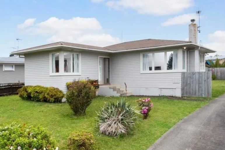 COSY TWO BEDROOM- ENN89