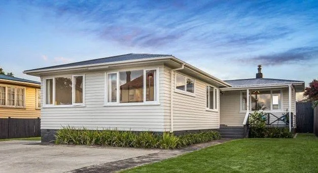 4 BEDROOM WEATHERBOARD- CHEV70