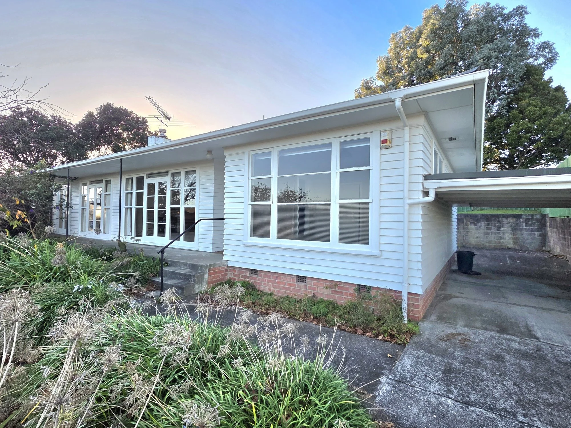 SPACIOUS FAMILY HOME - MOORE