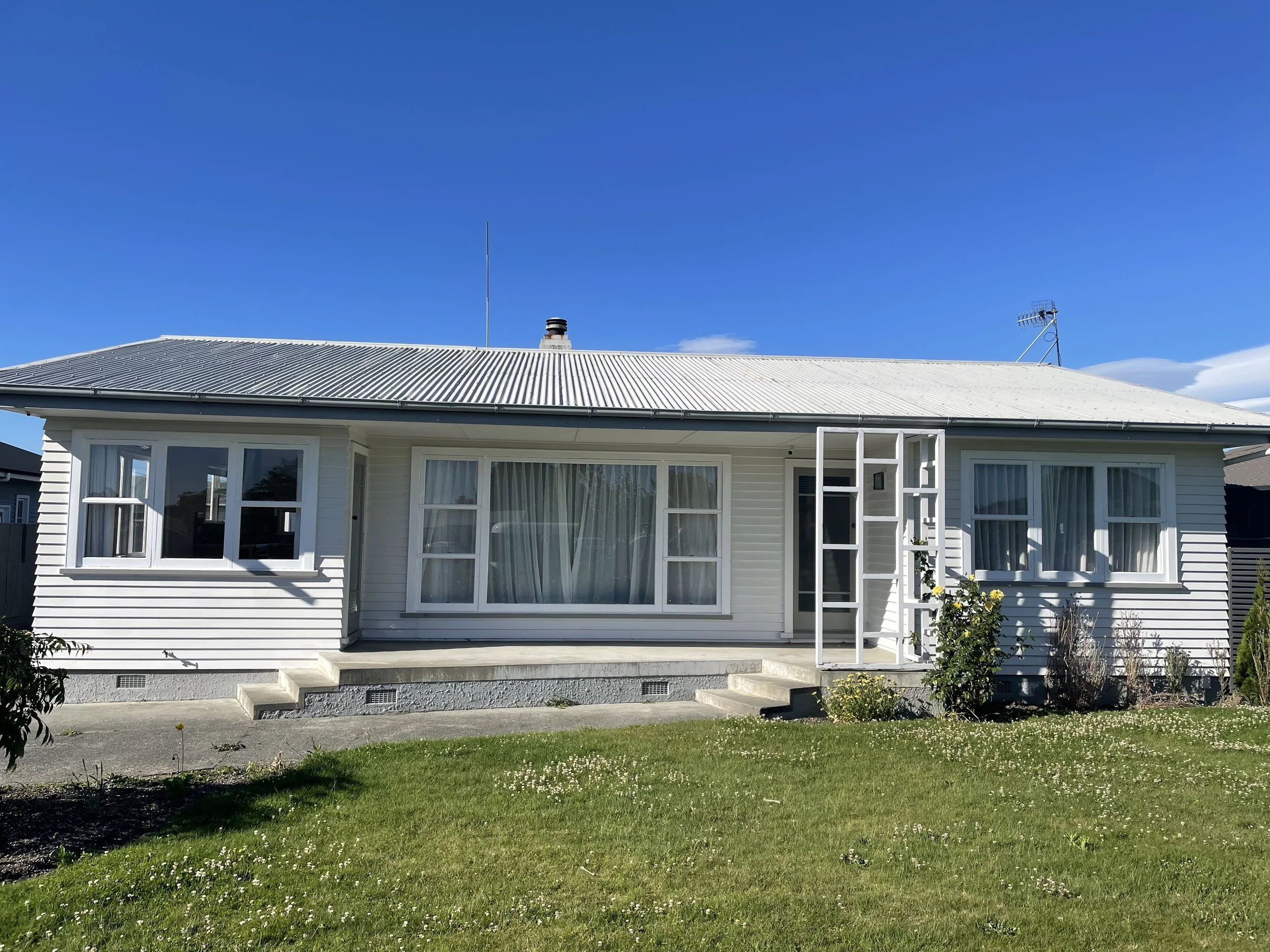 60s weatherboard house for relocation