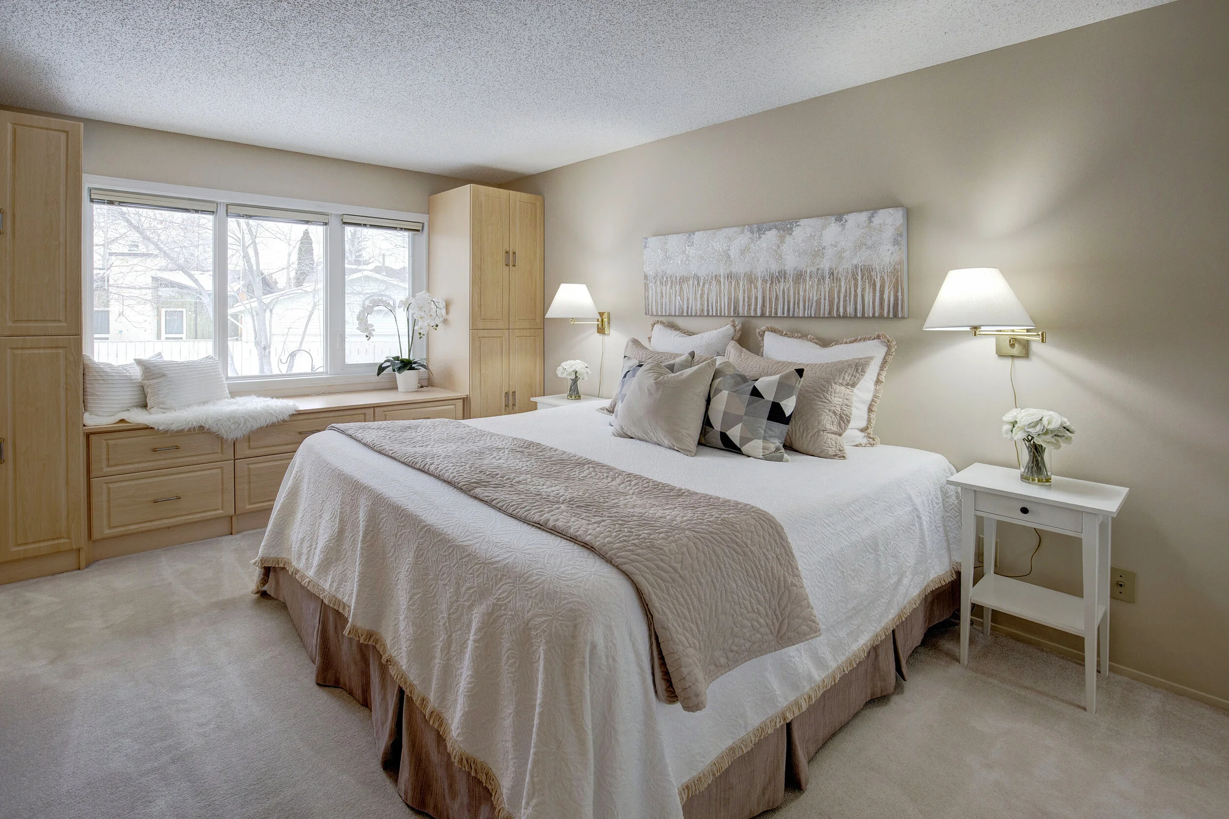 JUST LISTED : 35 Midlake Place SE